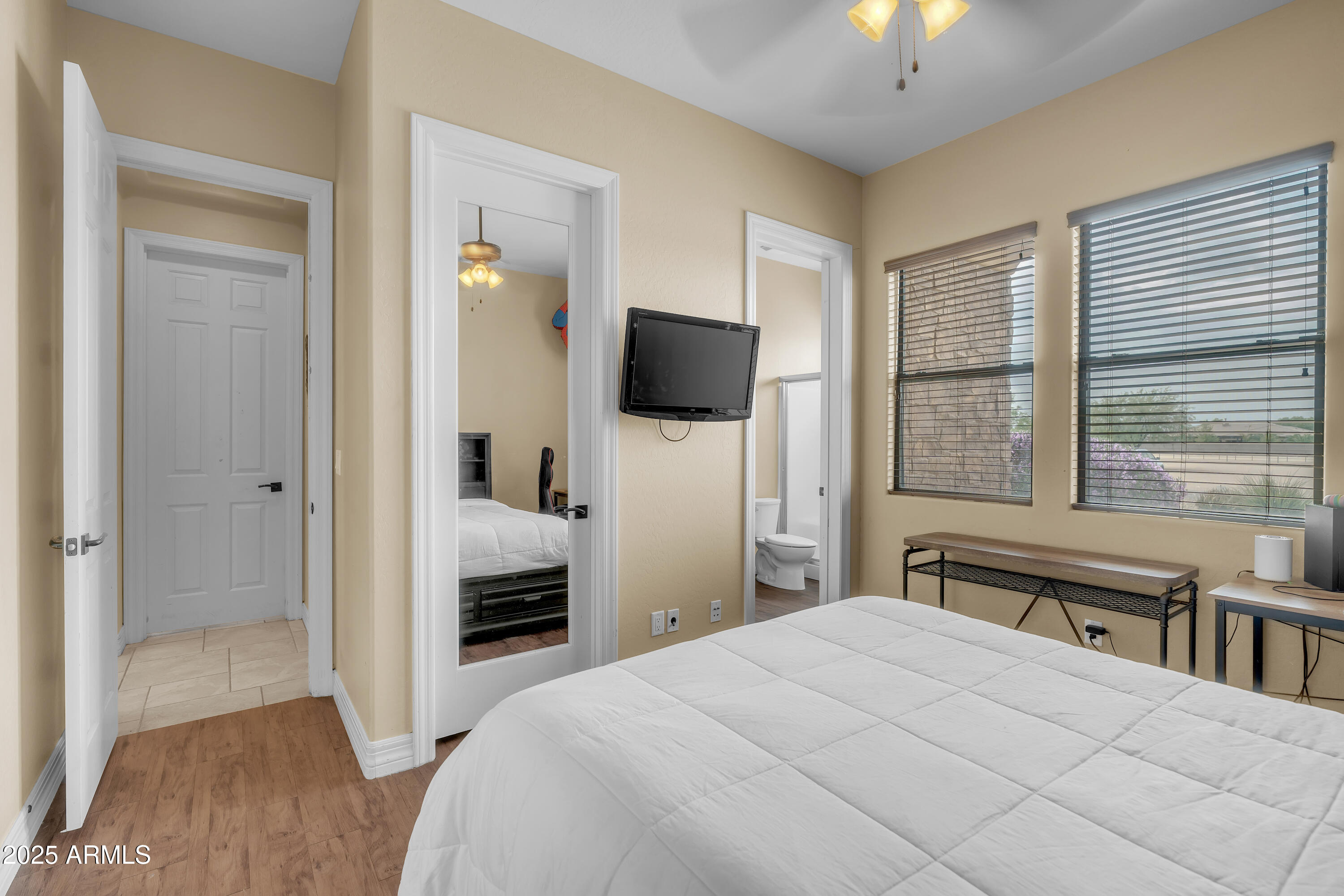 810 W HIDDEN VALLEY Drive