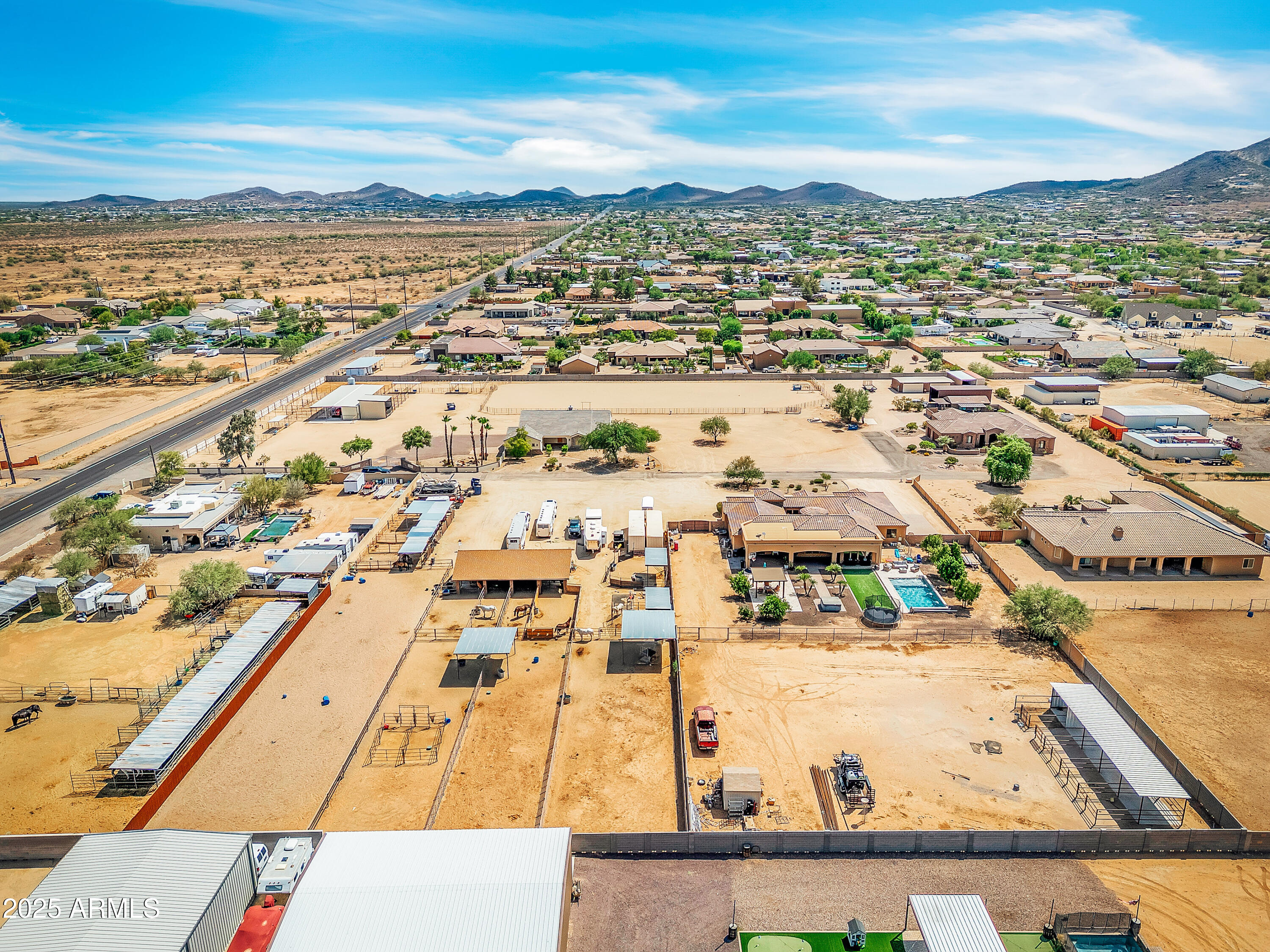 810 W HIDDEN VALLEY Drive