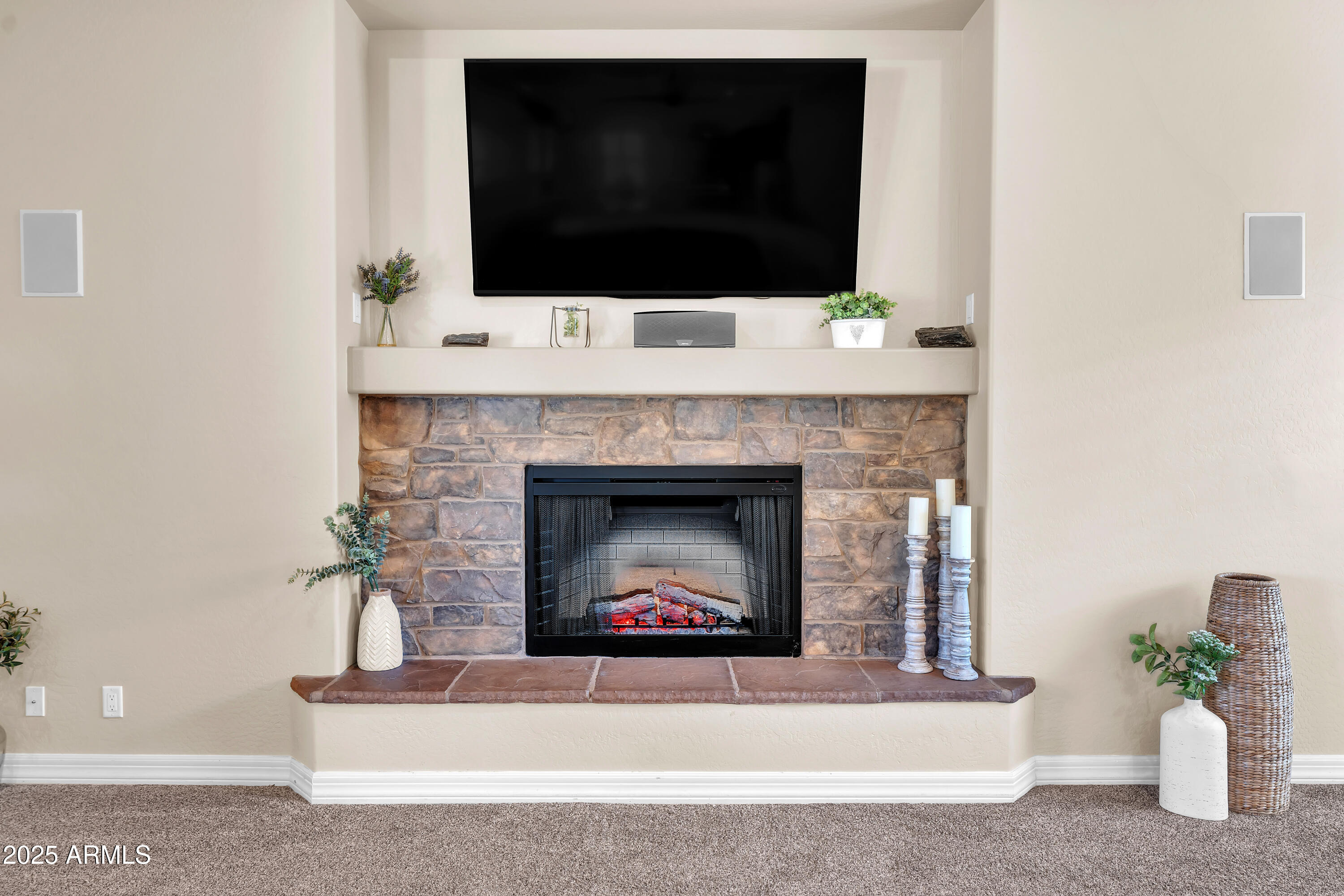 810 W HIDDEN VALLEY Drive