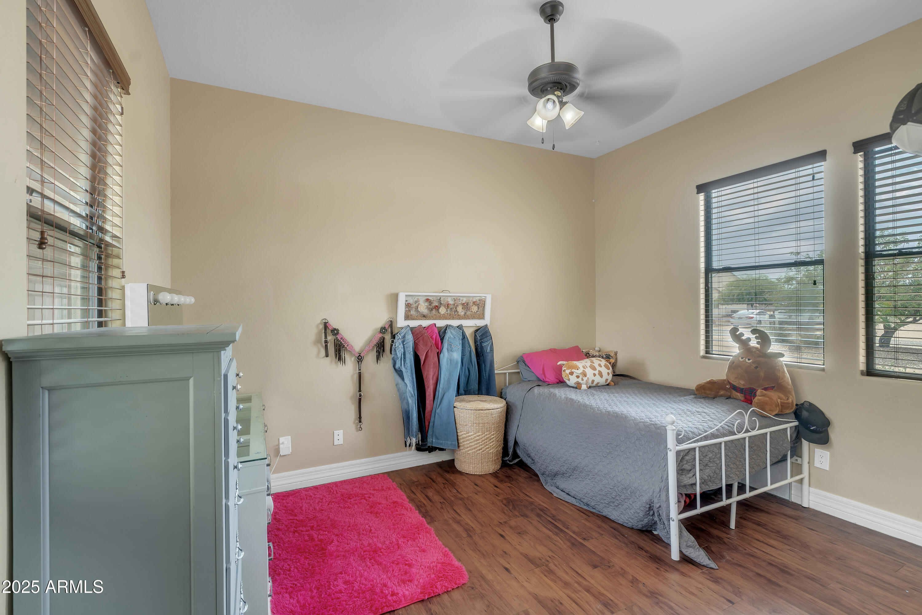 810 W HIDDEN VALLEY Drive