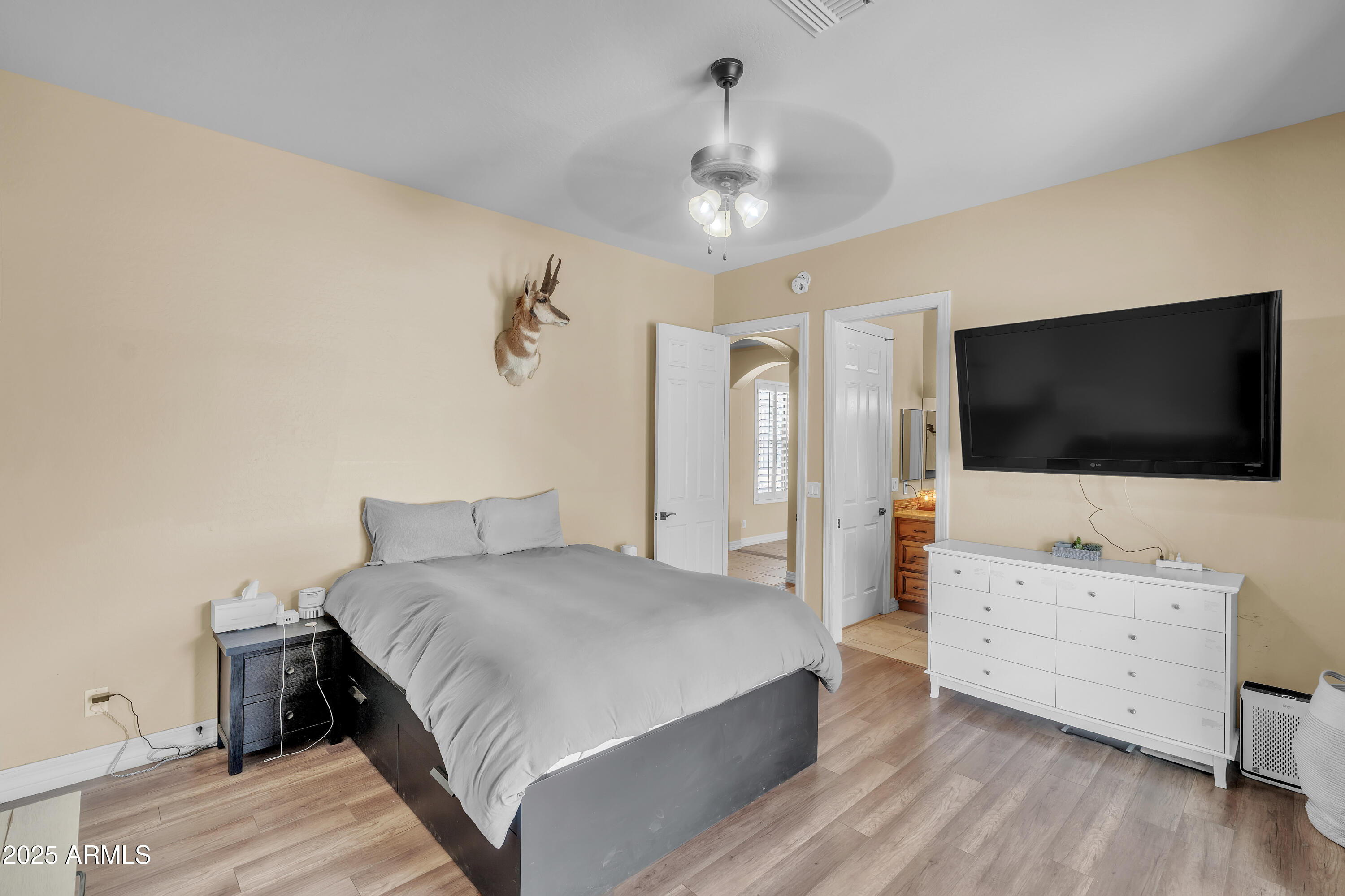 810 W HIDDEN VALLEY Drive