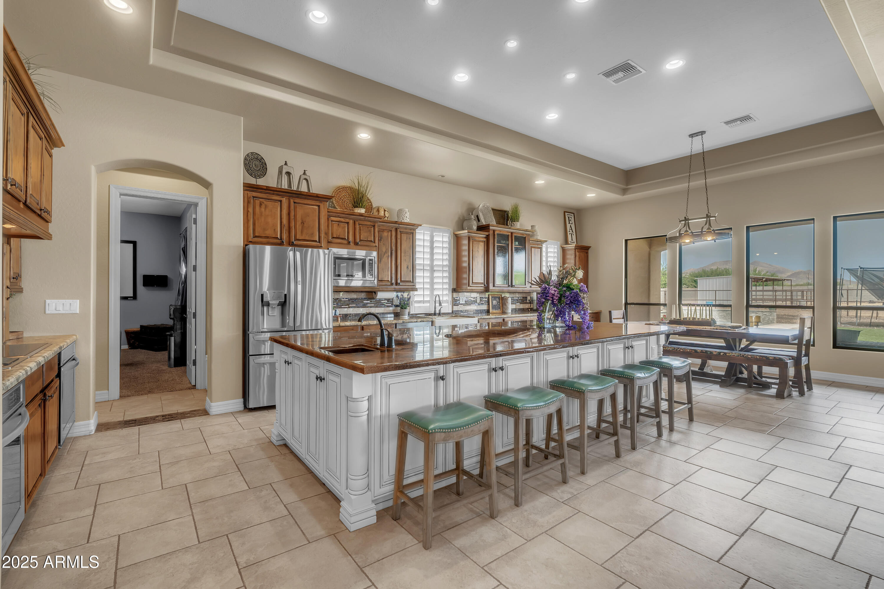 810 W HIDDEN VALLEY Drive