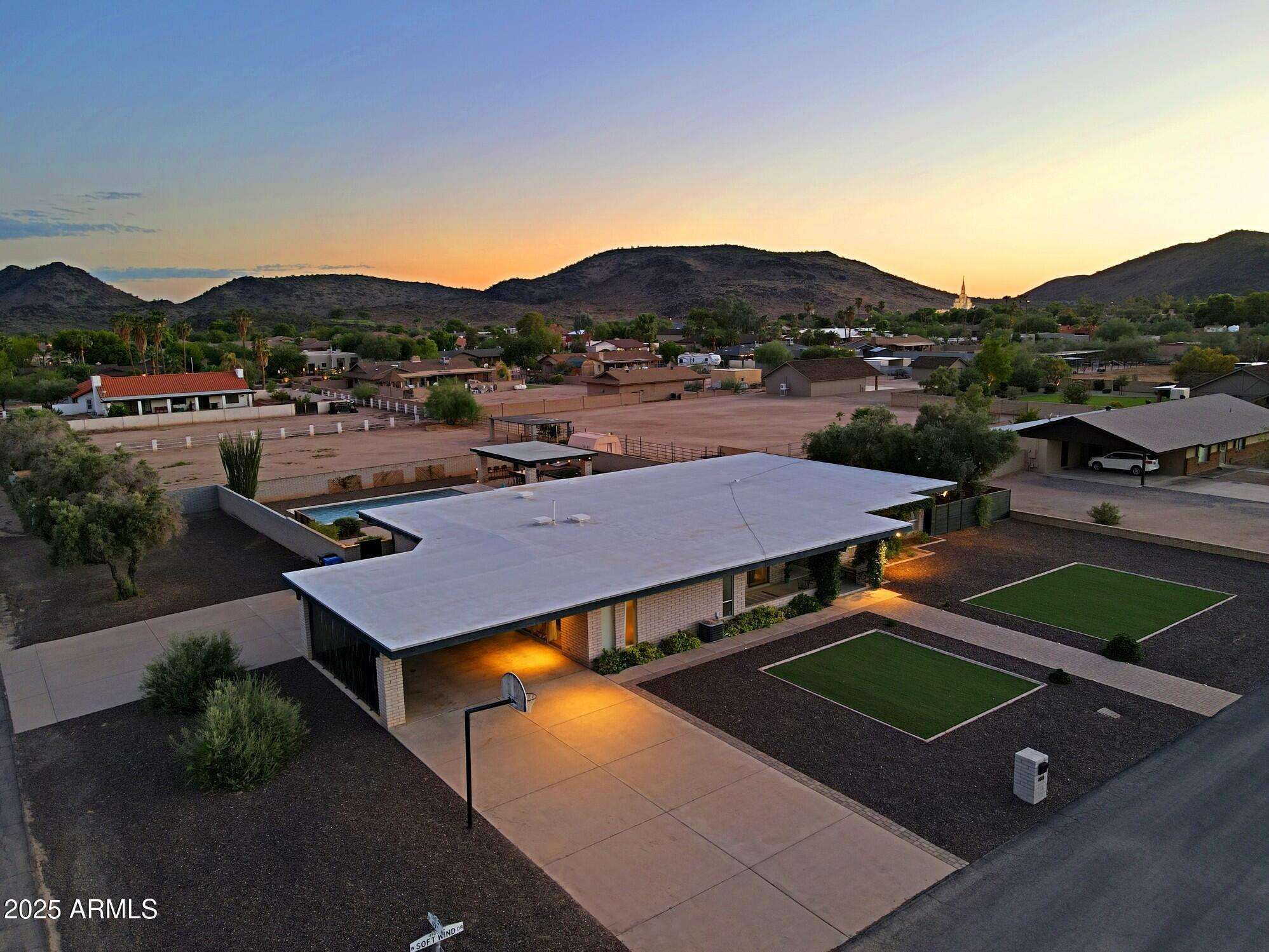 4901 W SOFT WIND Drive