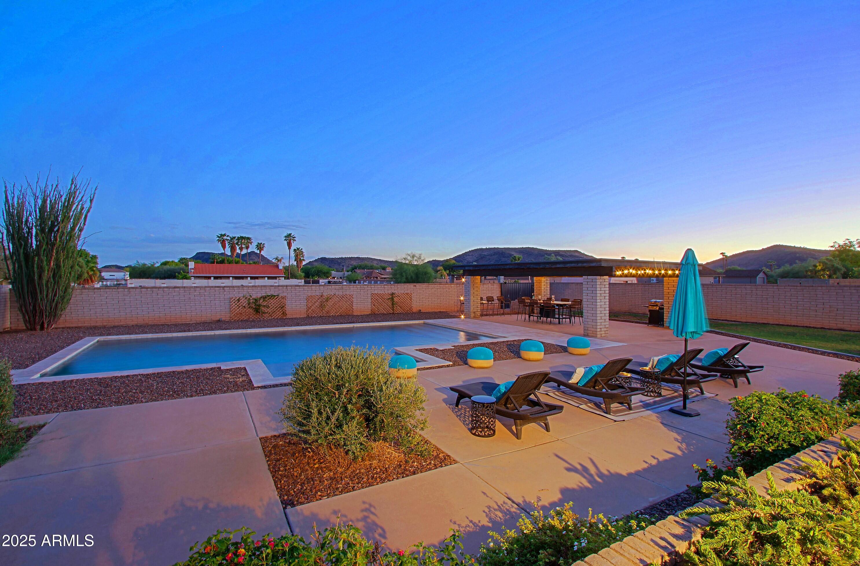 4901 W SOFT WIND Drive