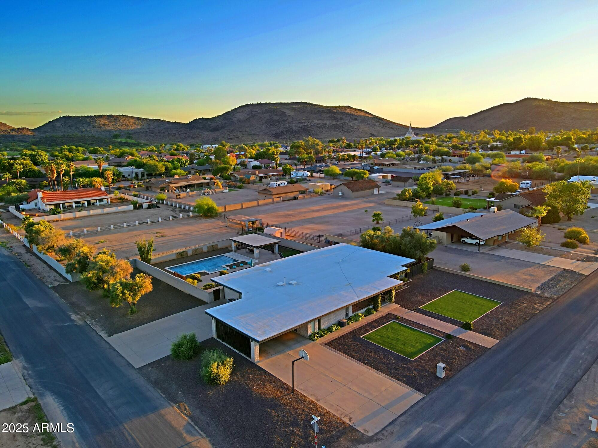 4901 W SOFT WIND Drive