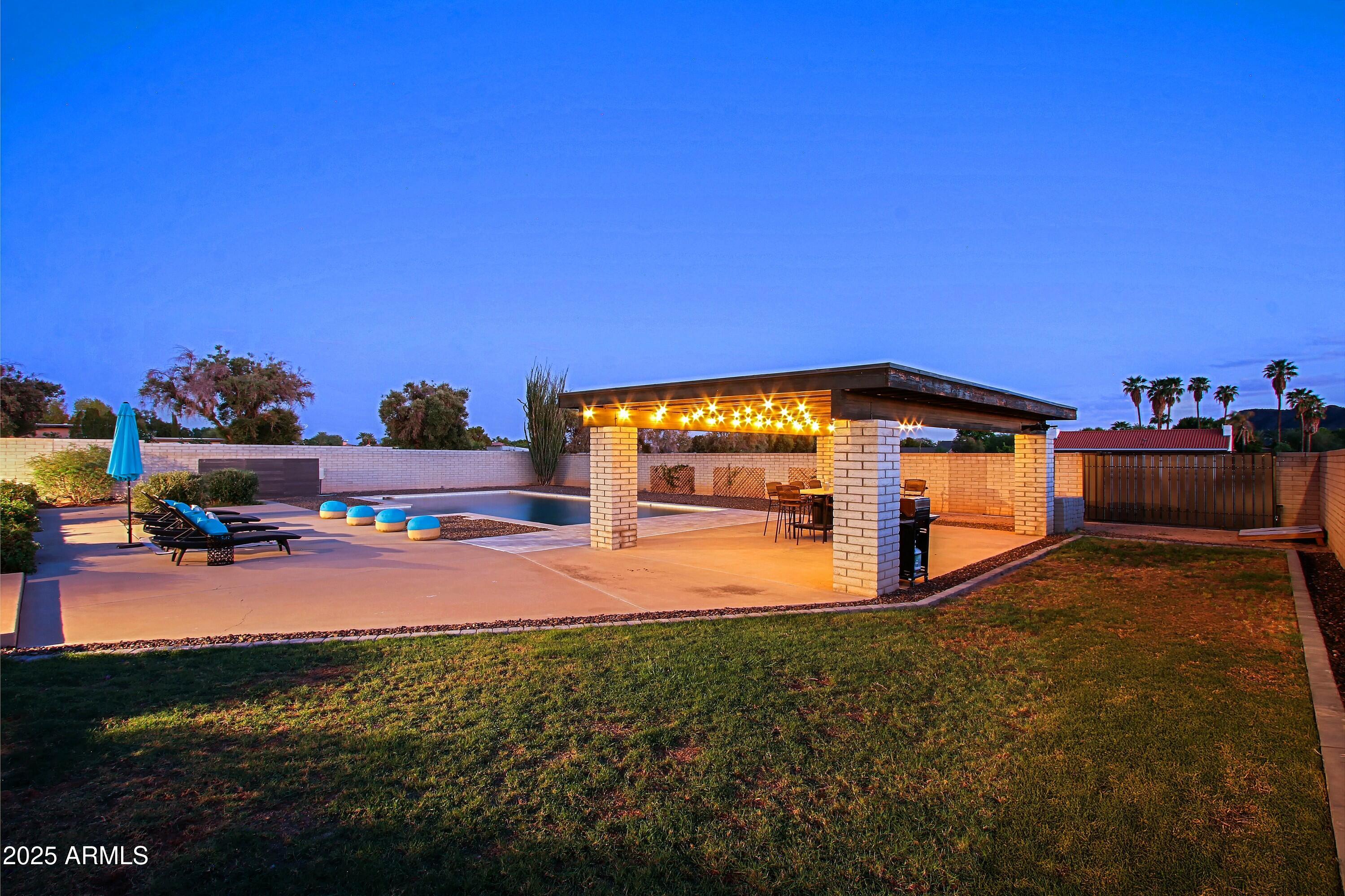 4901 W SOFT WIND Drive