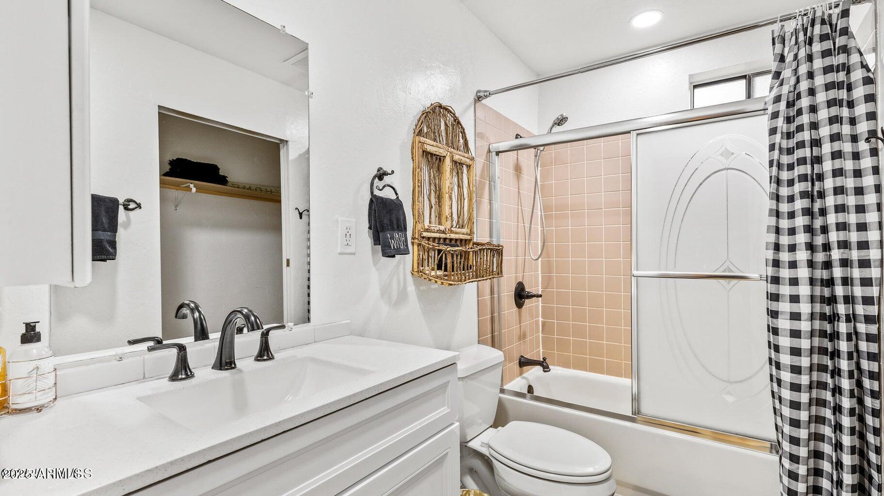 17320 S MESCALERO Drive