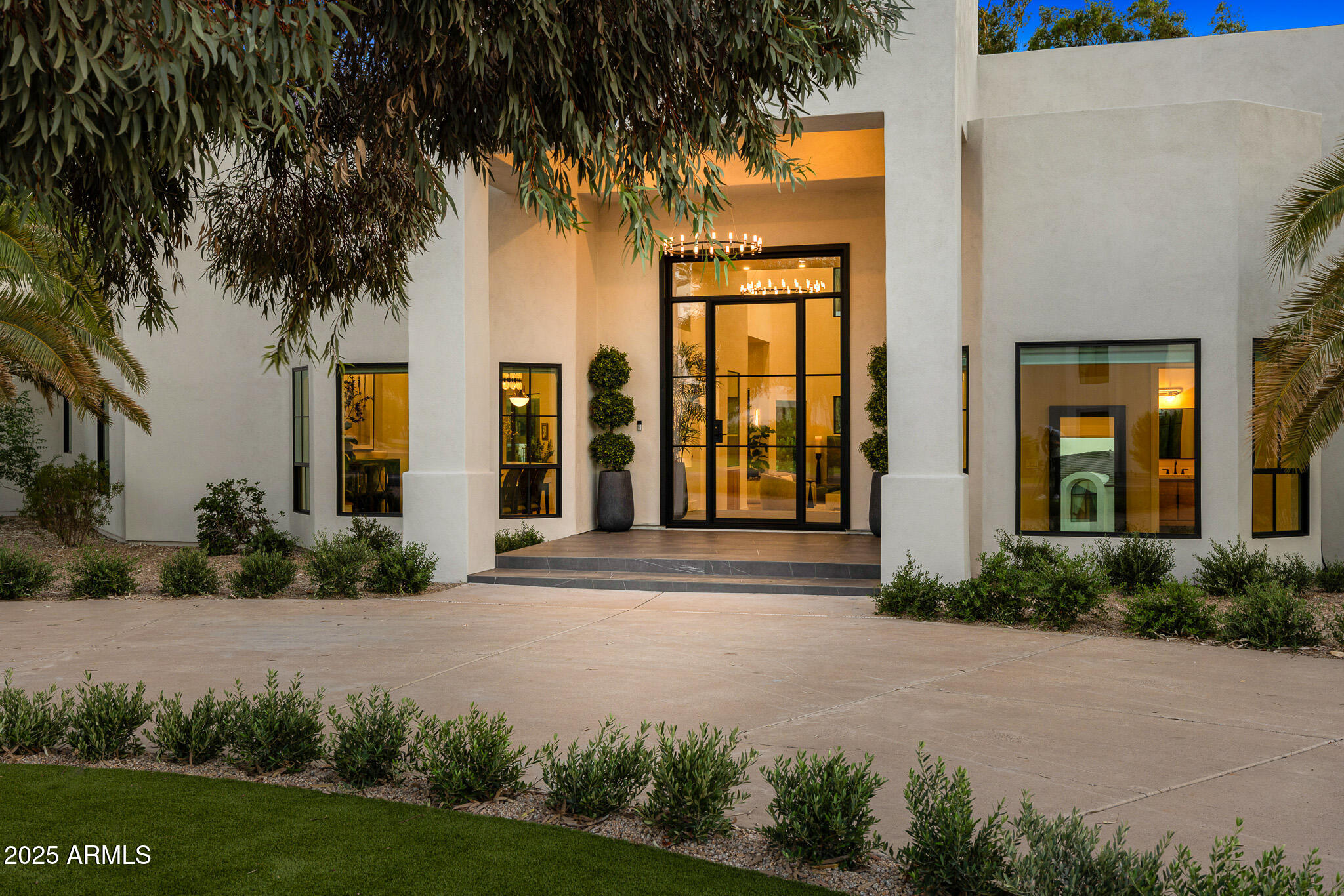 7001 E CABALLO Circle