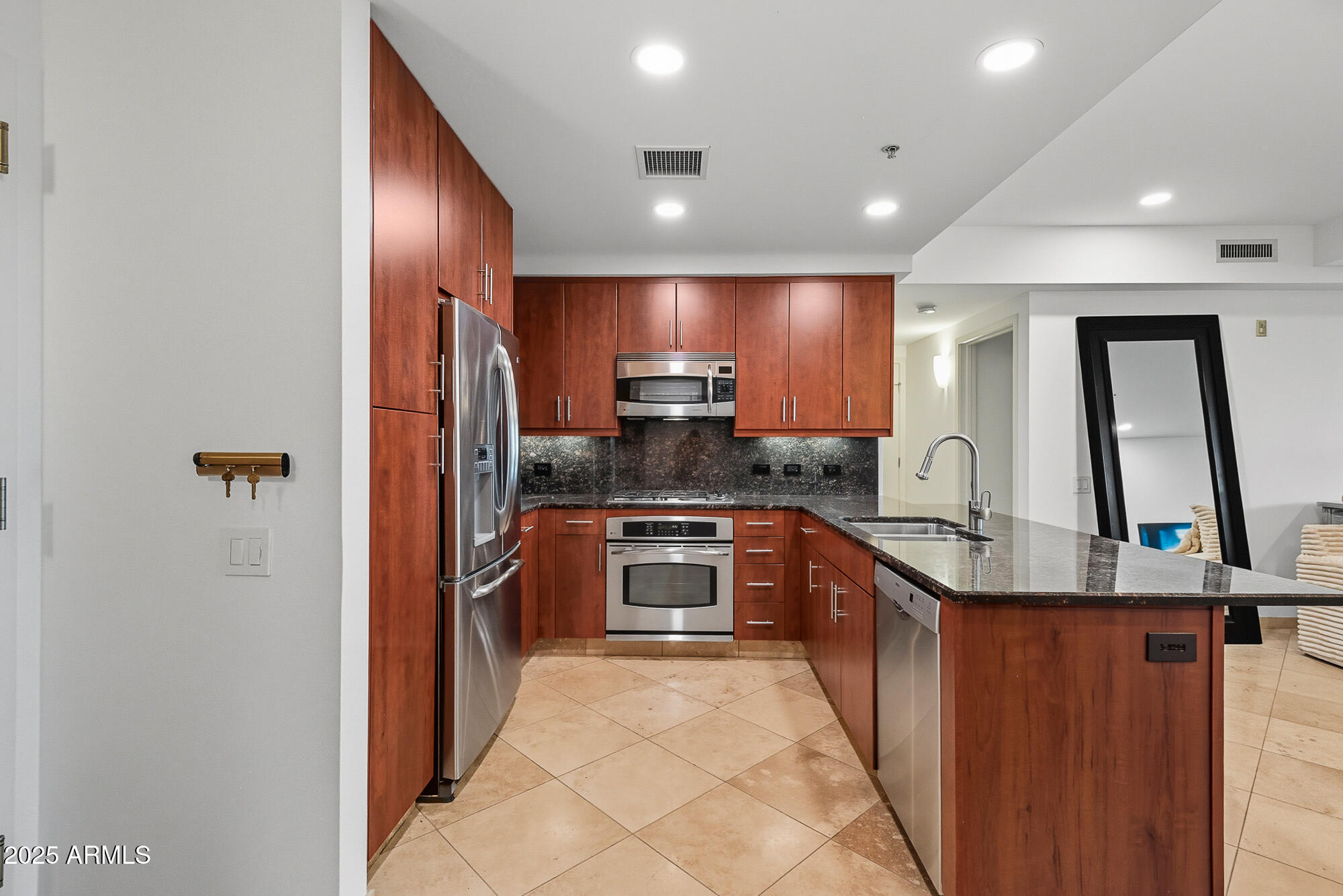 7167 E RANCHO VISTA Drive, 2007