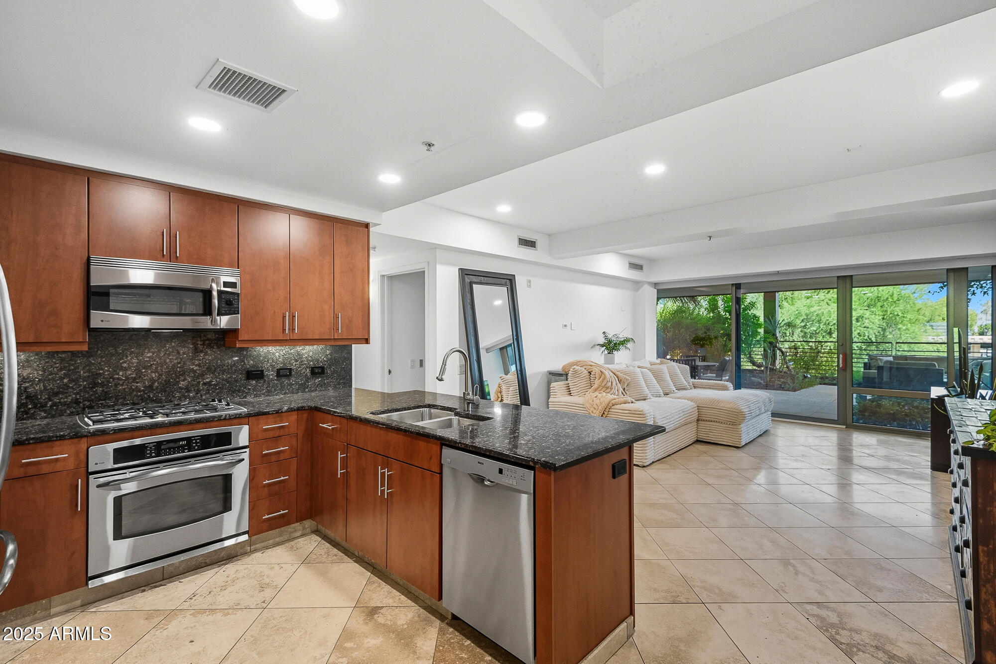 7167 E RANCHO VISTA Drive, 2007