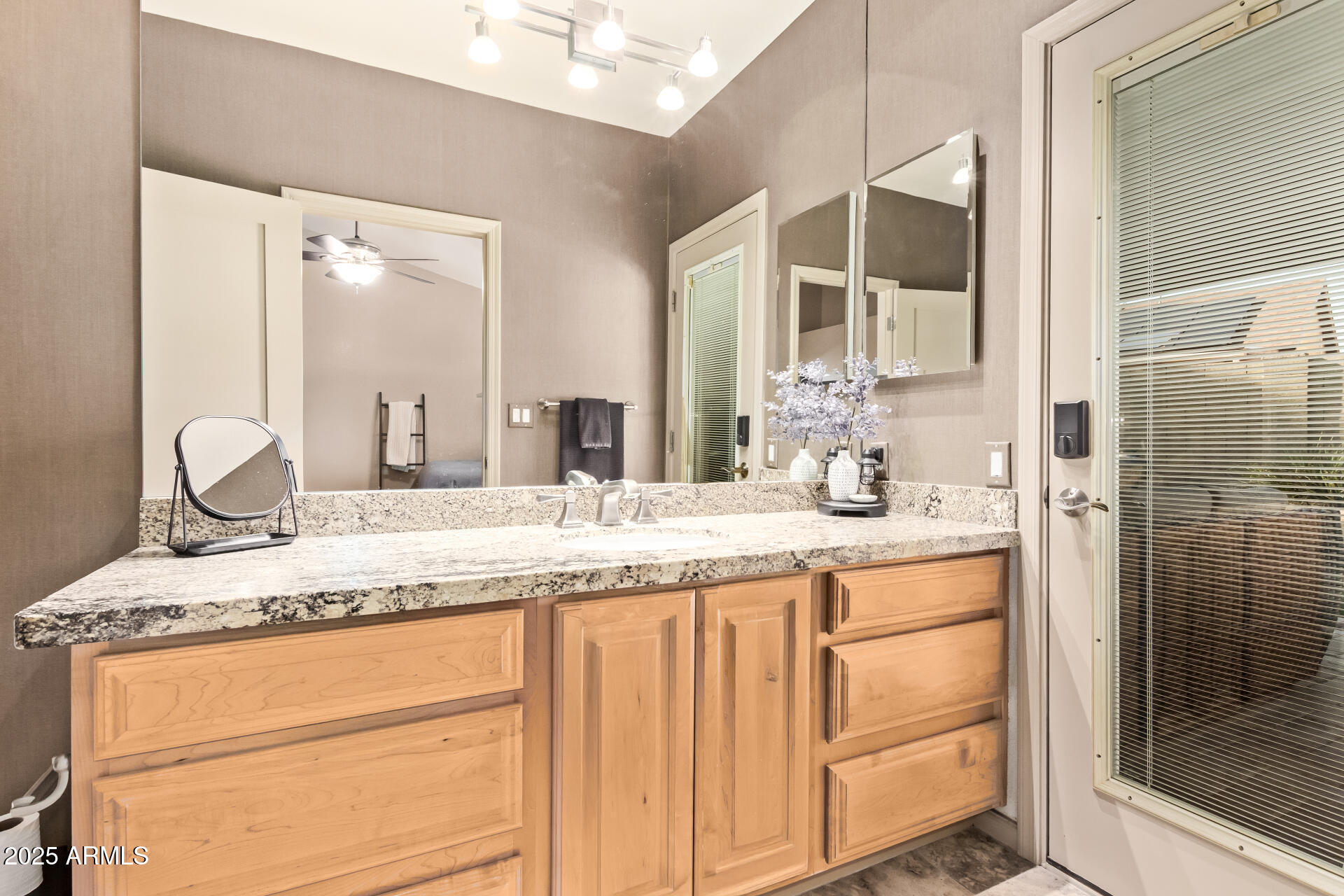 3922 E MARCONI Avenue