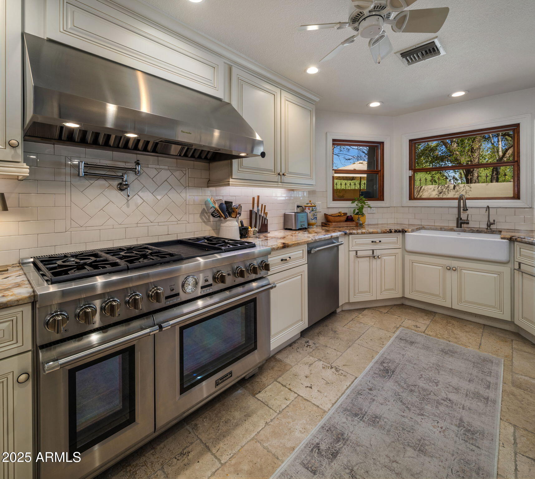 3523 E OREGON Avenue