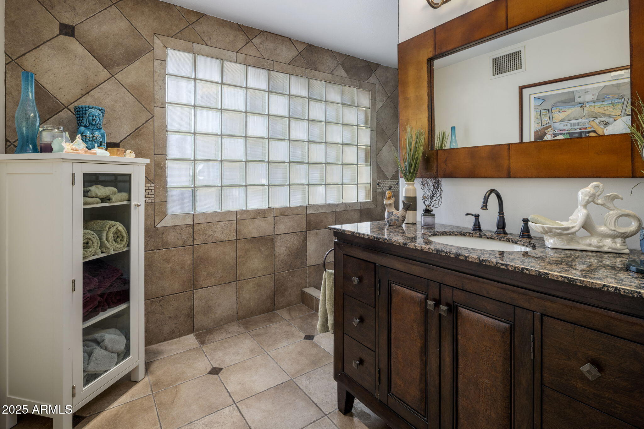 3523 E OREGON Avenue