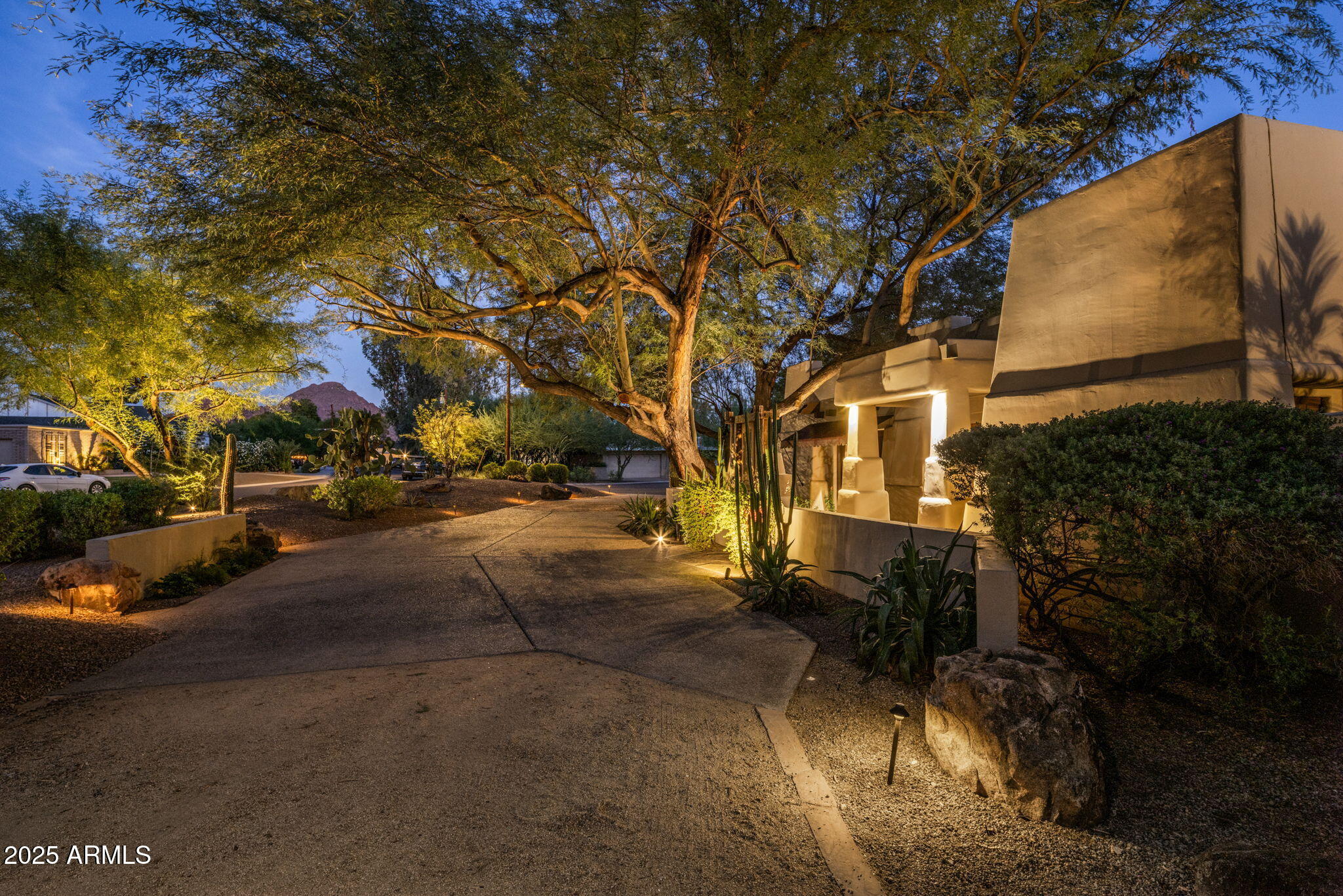 3523 E OREGON Avenue