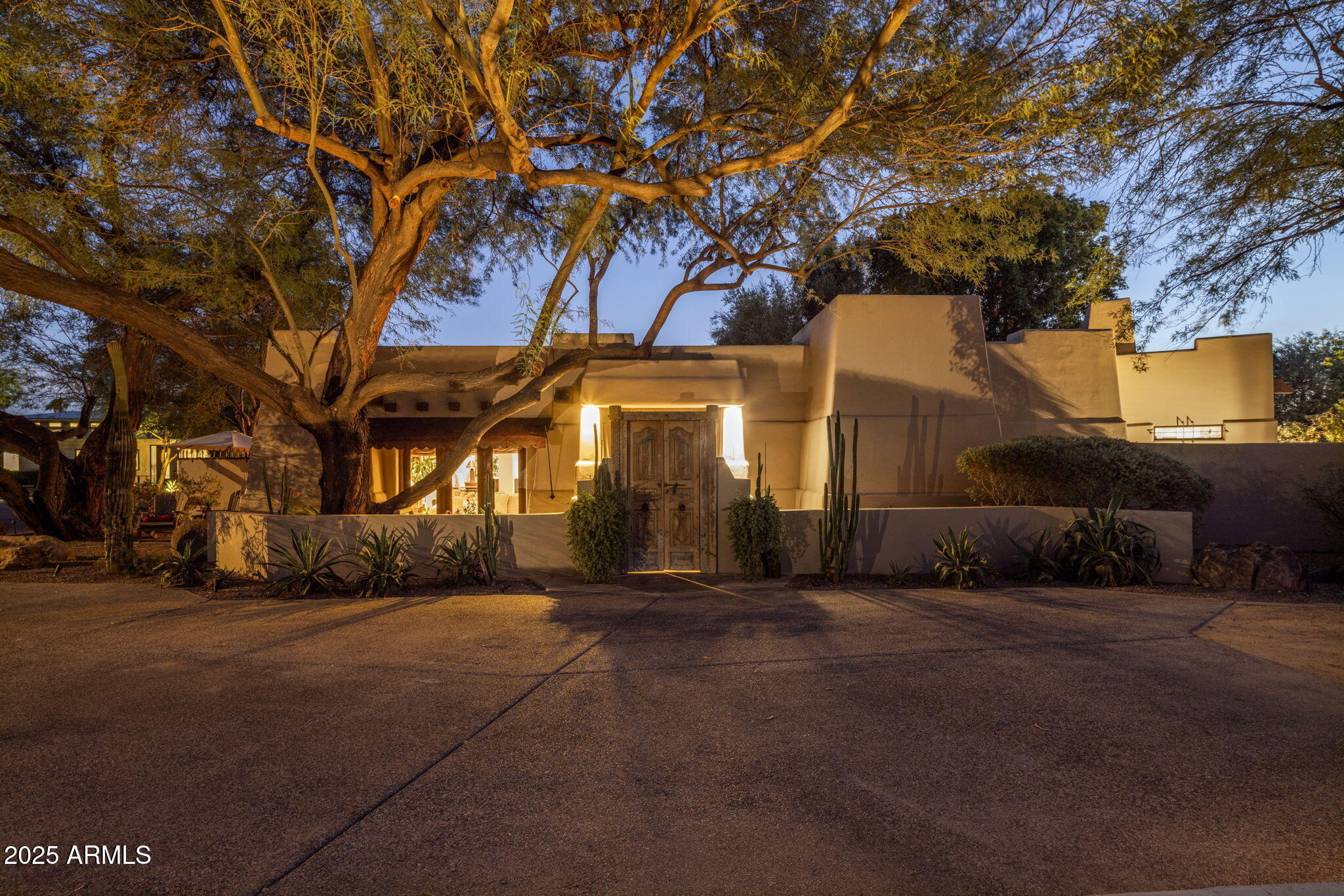 3523 E OREGON Avenue