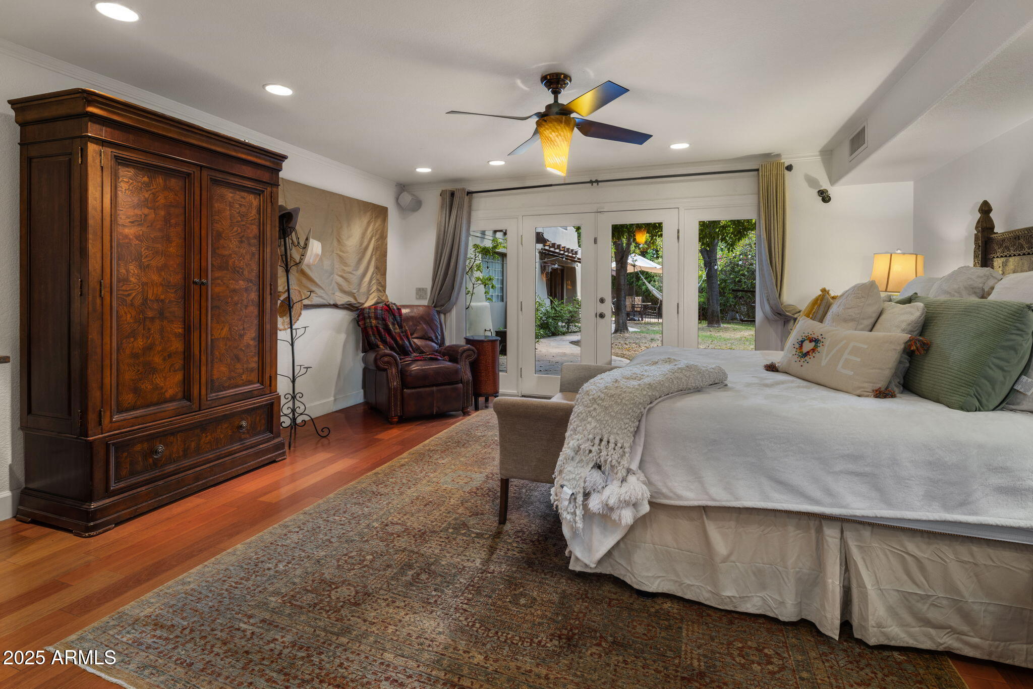 3523 E OREGON Avenue