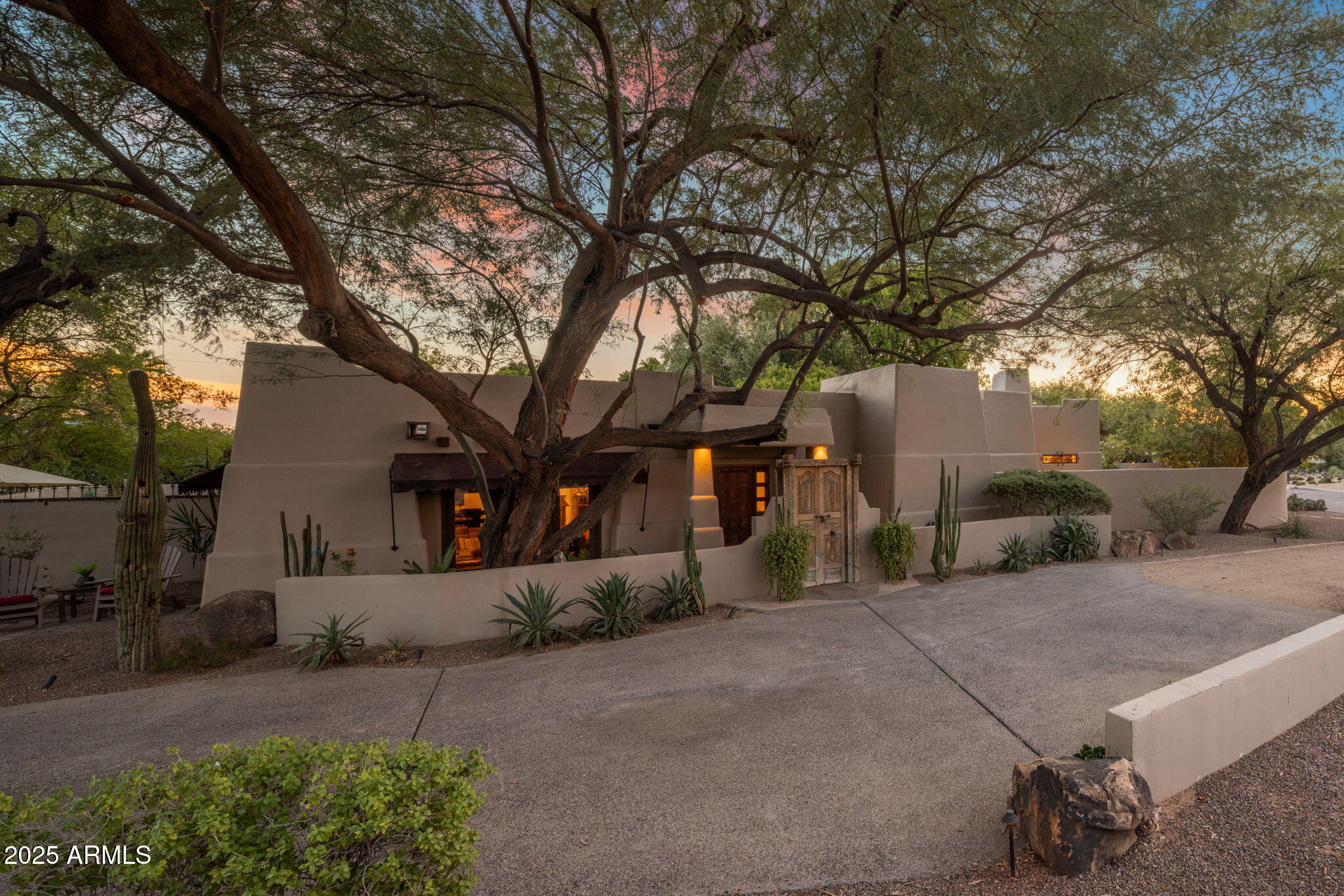 3523 E OREGON Avenue