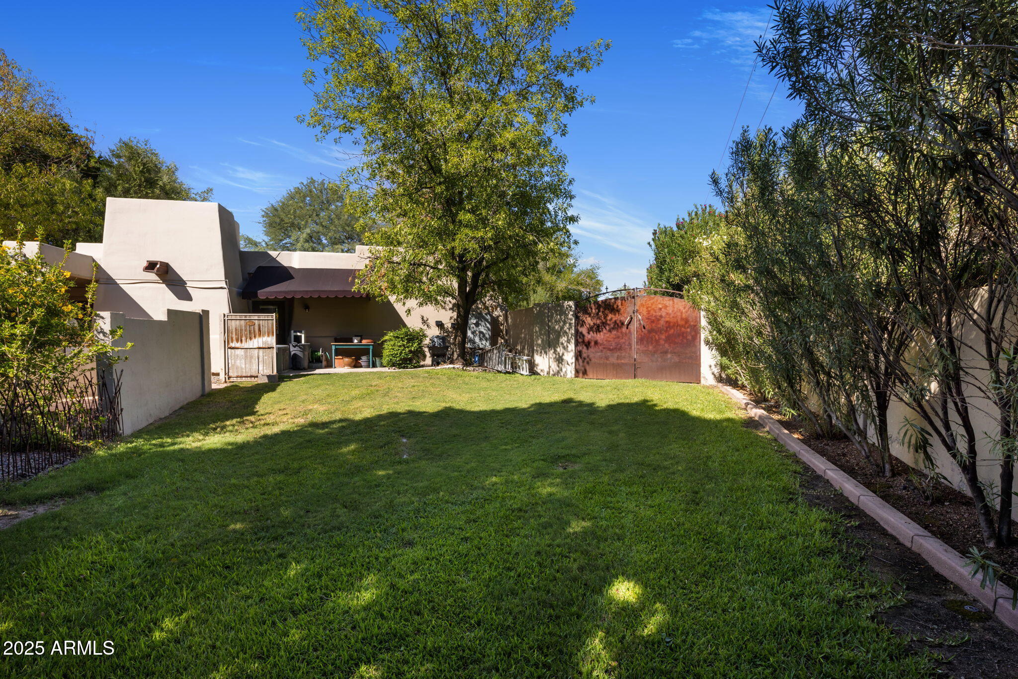 3523 E OREGON Avenue