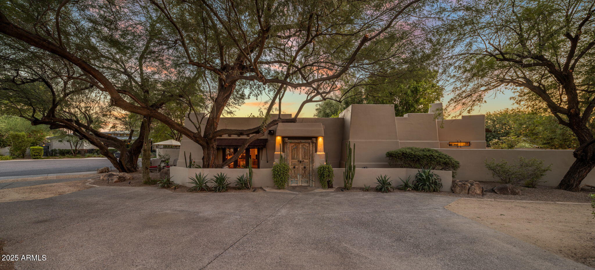 3523 E OREGON Avenue