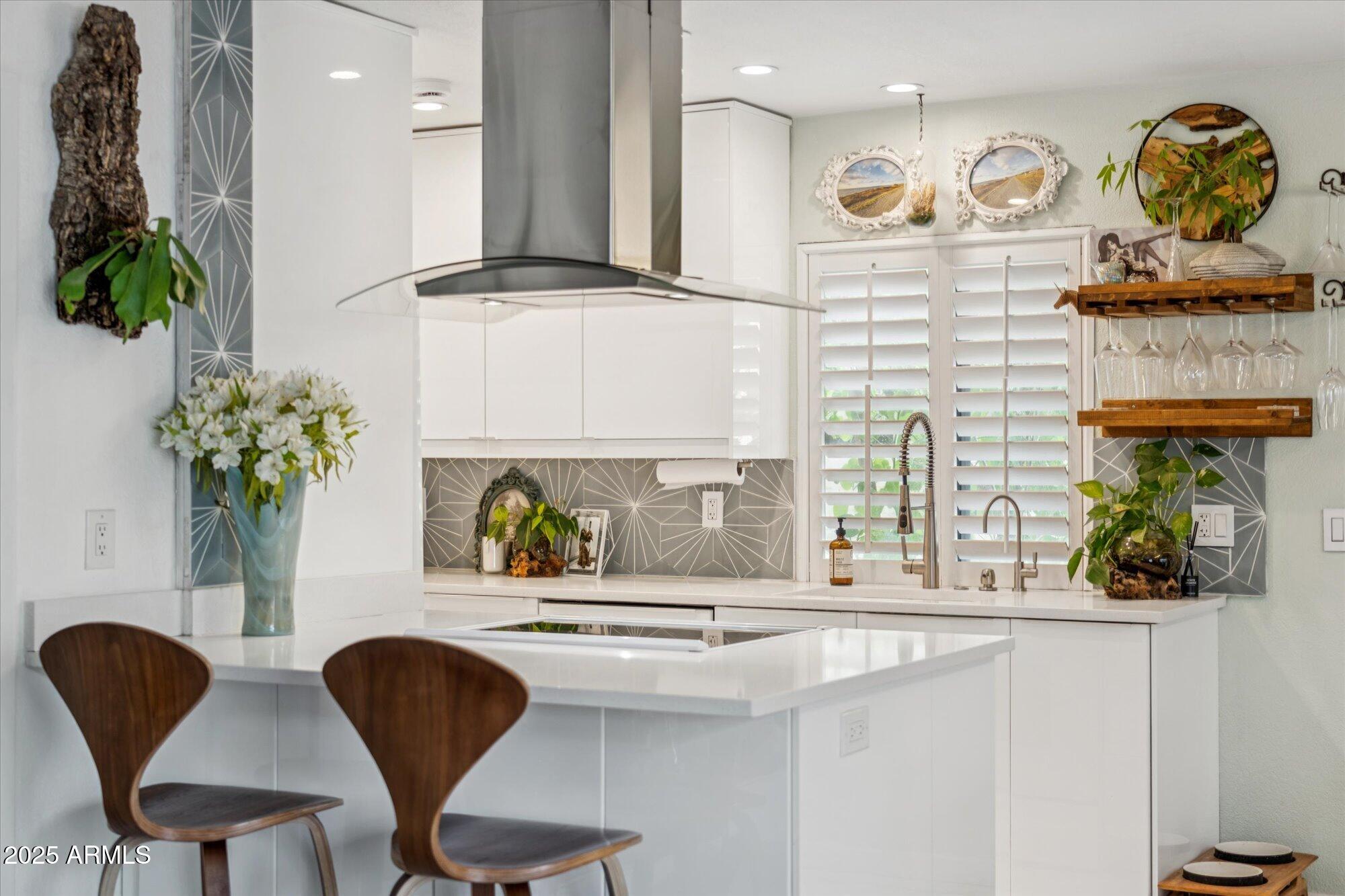 1811 E HAYWARD Avenue, 1