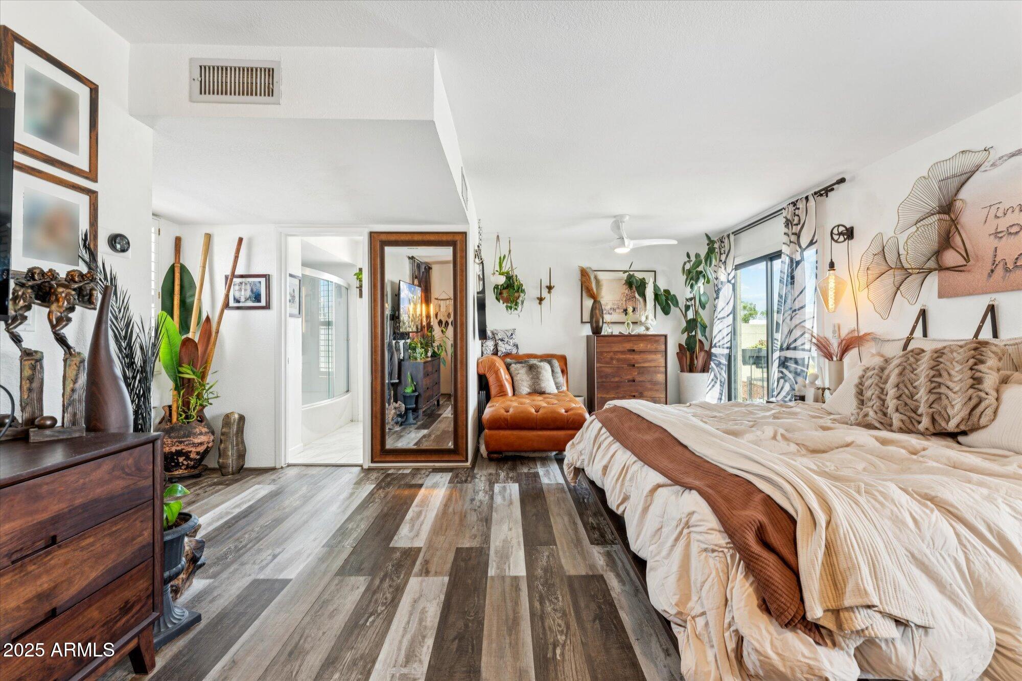 1811 E HAYWARD Avenue, 1