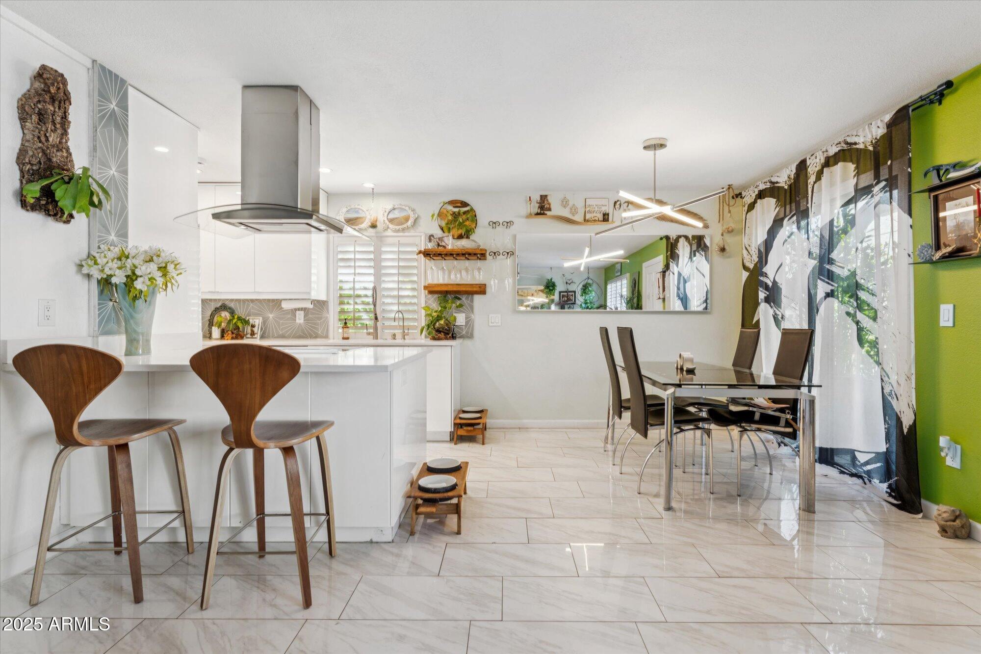 1811 E HAYWARD Avenue, 1