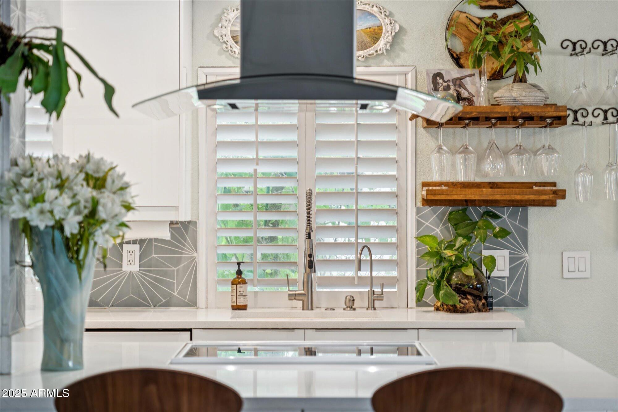 1811 E HAYWARD Avenue, 1