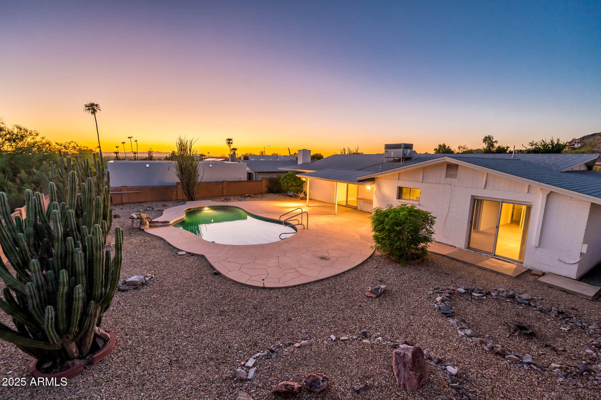 2431 E OCOTILLO Road