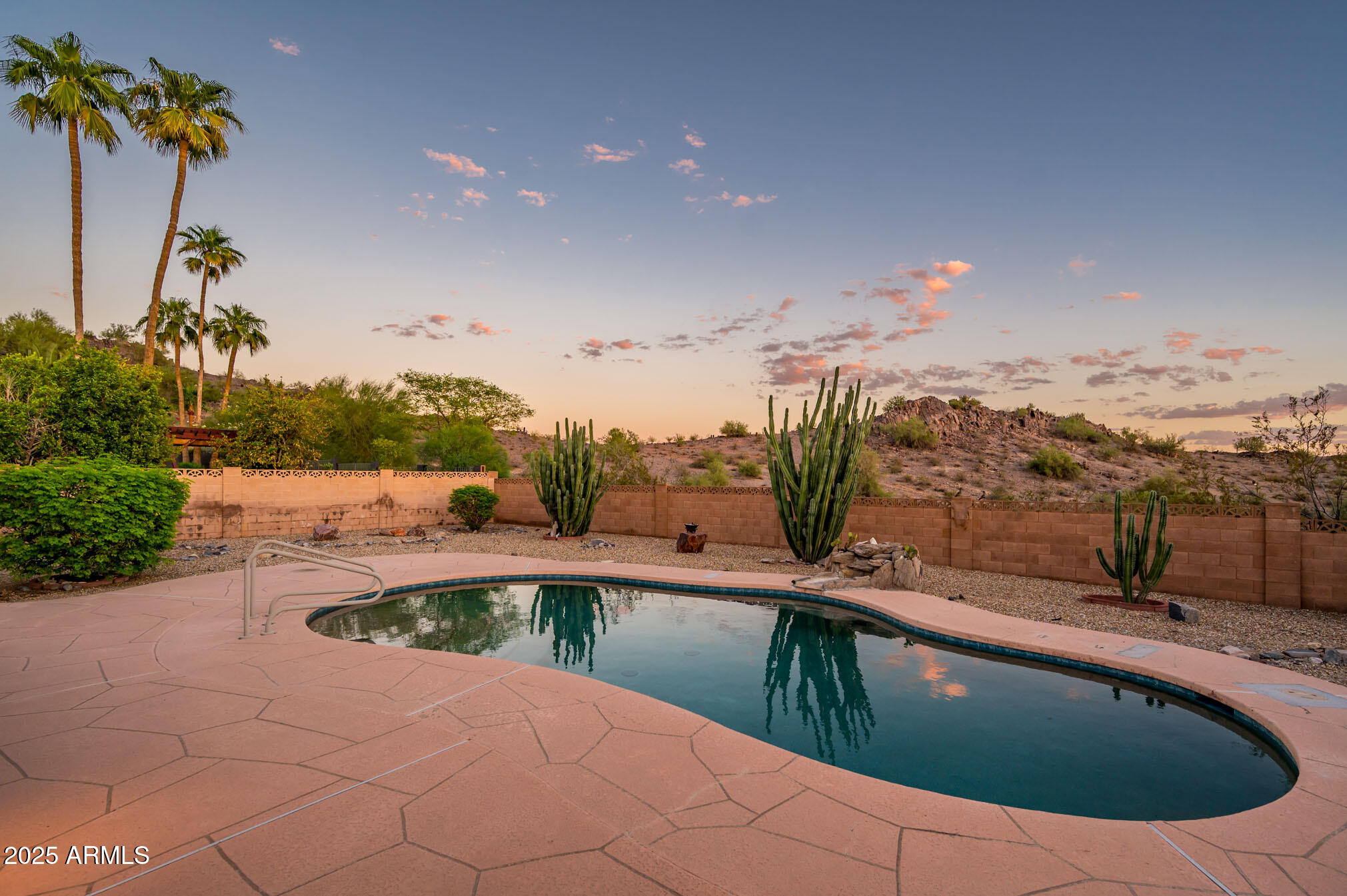 2431 E OCOTILLO Road