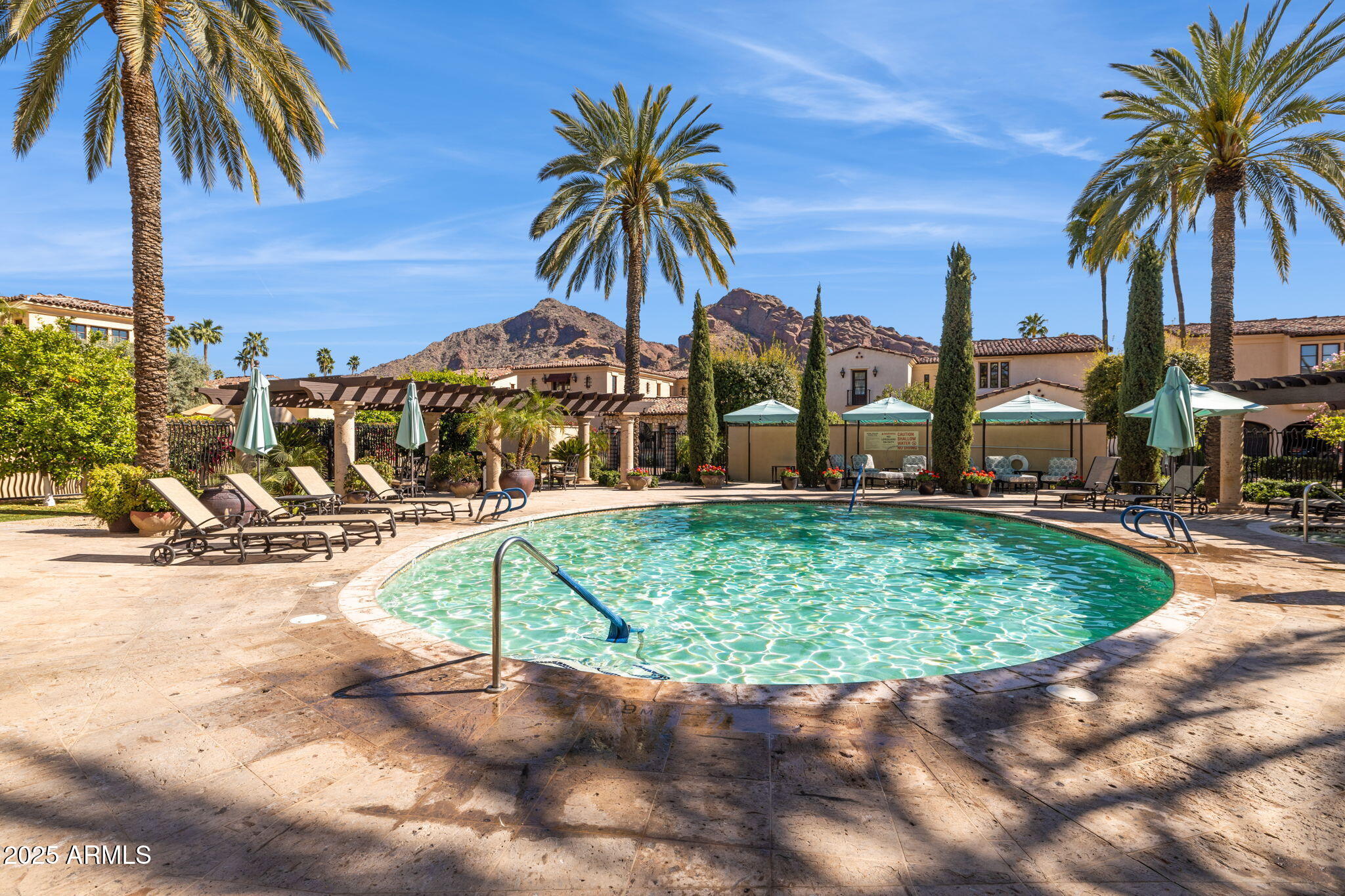 4949 E LINCOLN Drive, 11