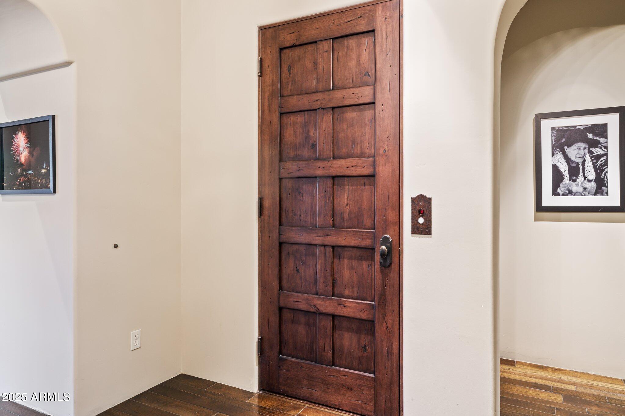 4949 E LINCOLN Drive, 11