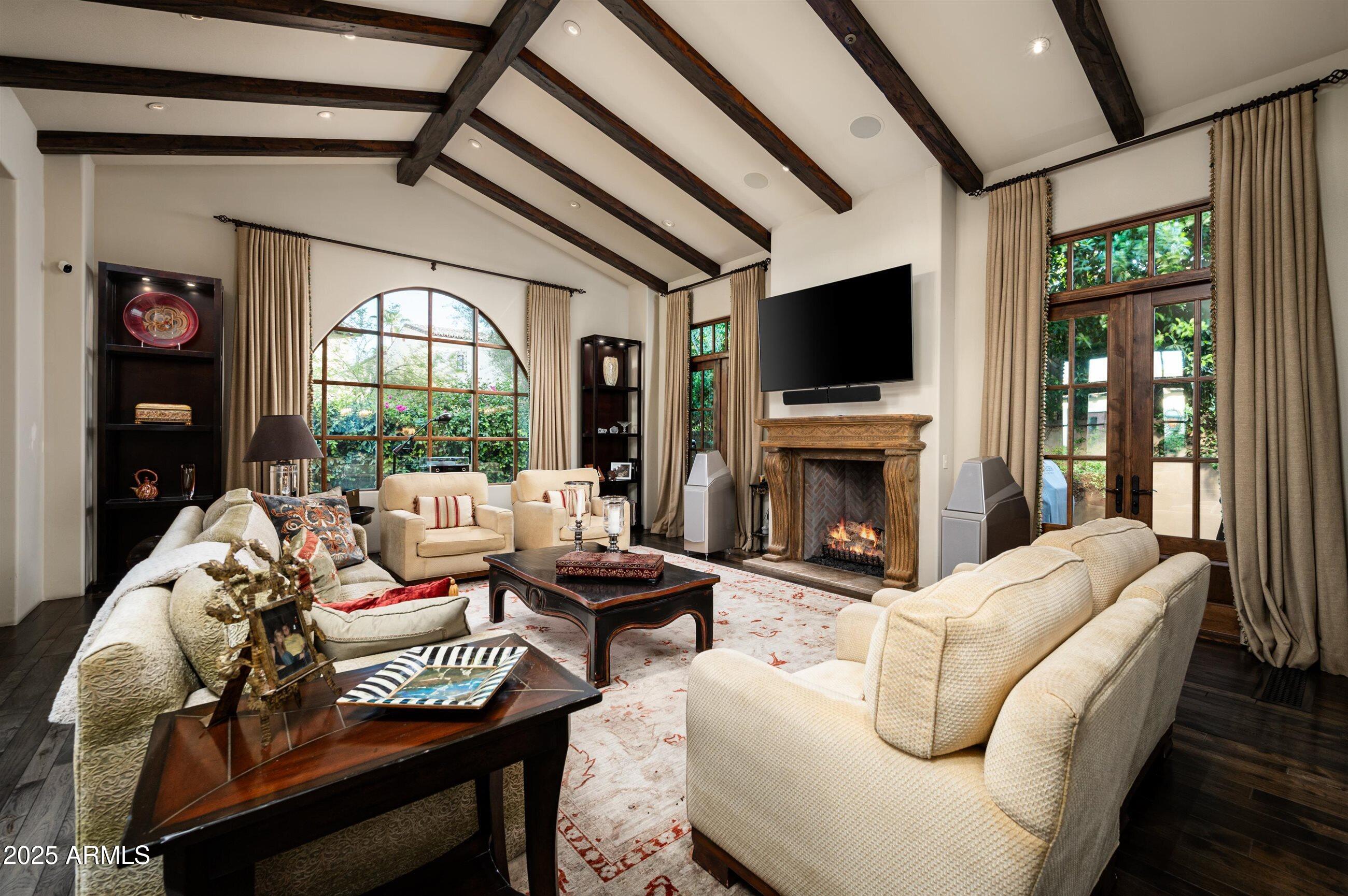 4949 E LINCOLN Drive, 11