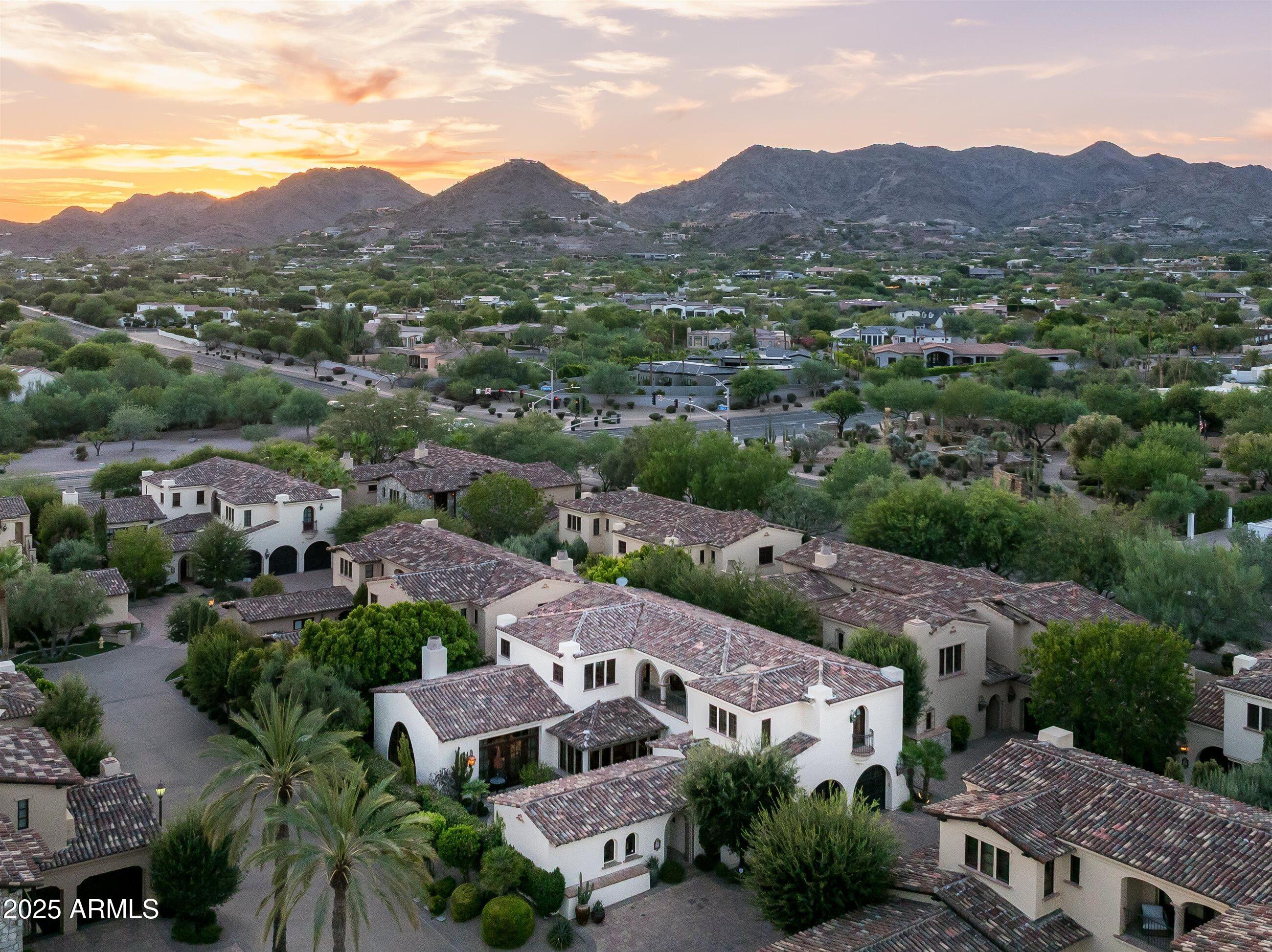 4949 E LINCOLN Drive, 11