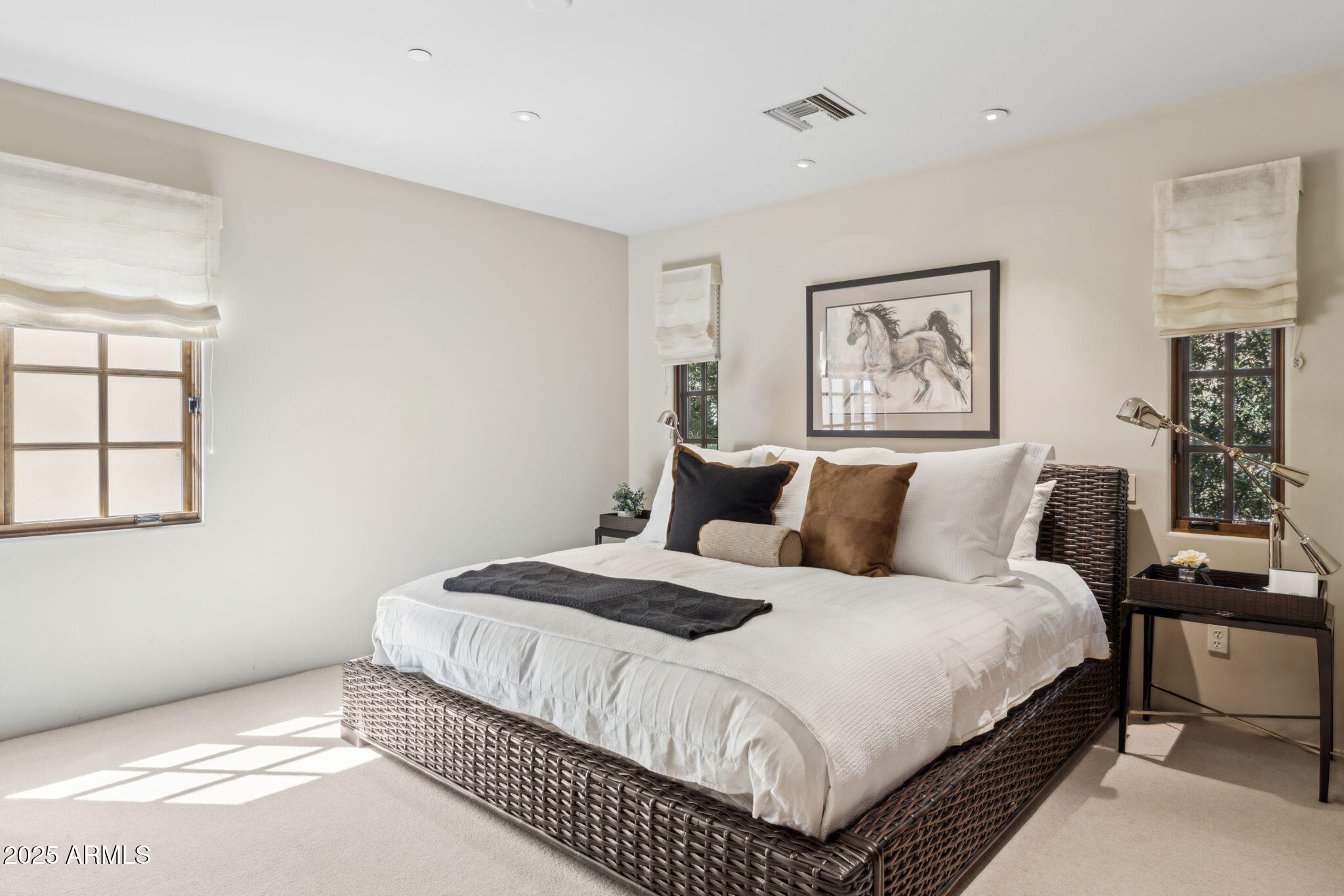 4949 E LINCOLN Drive, 11