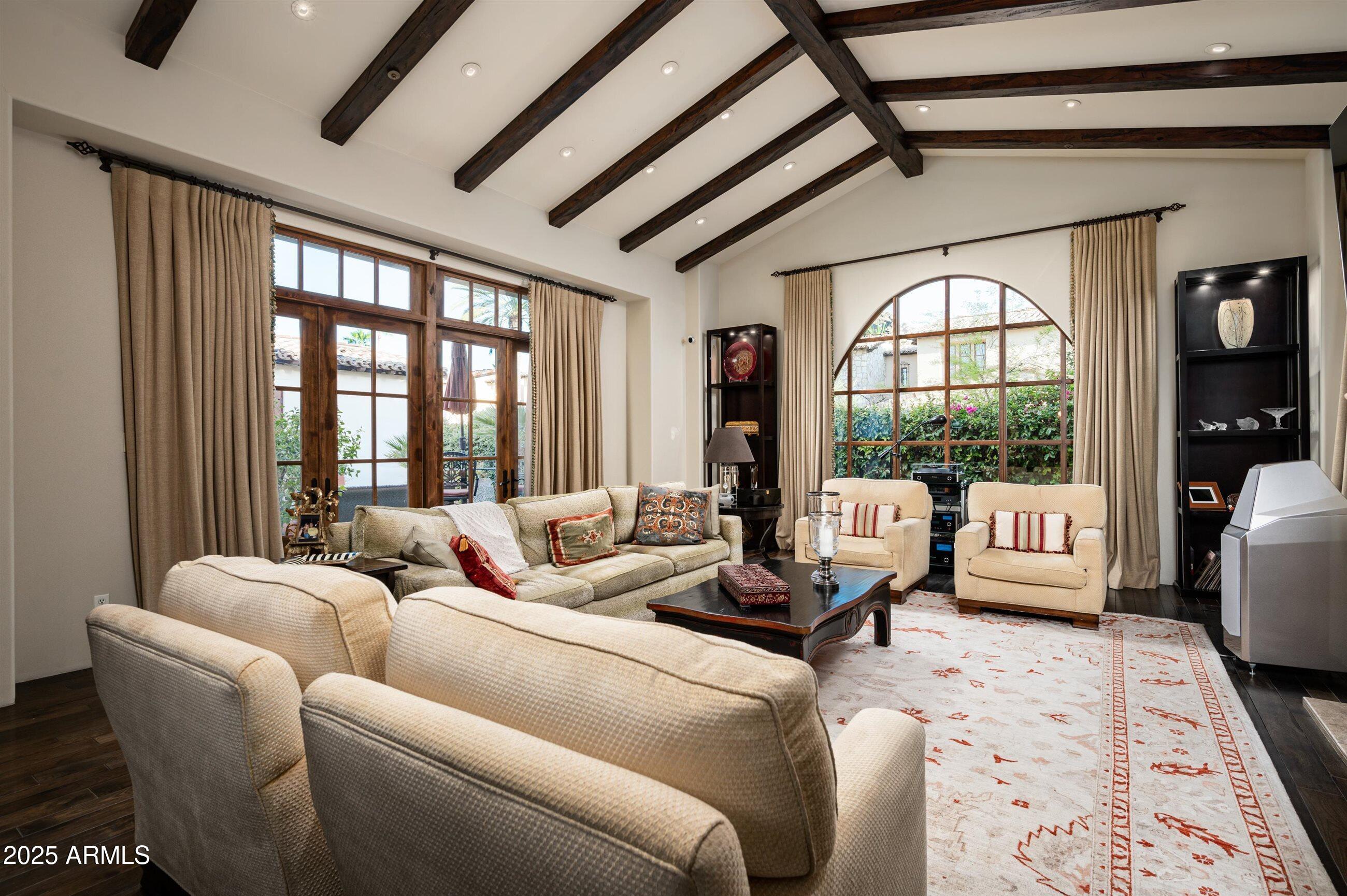 4949 E LINCOLN Drive, 11