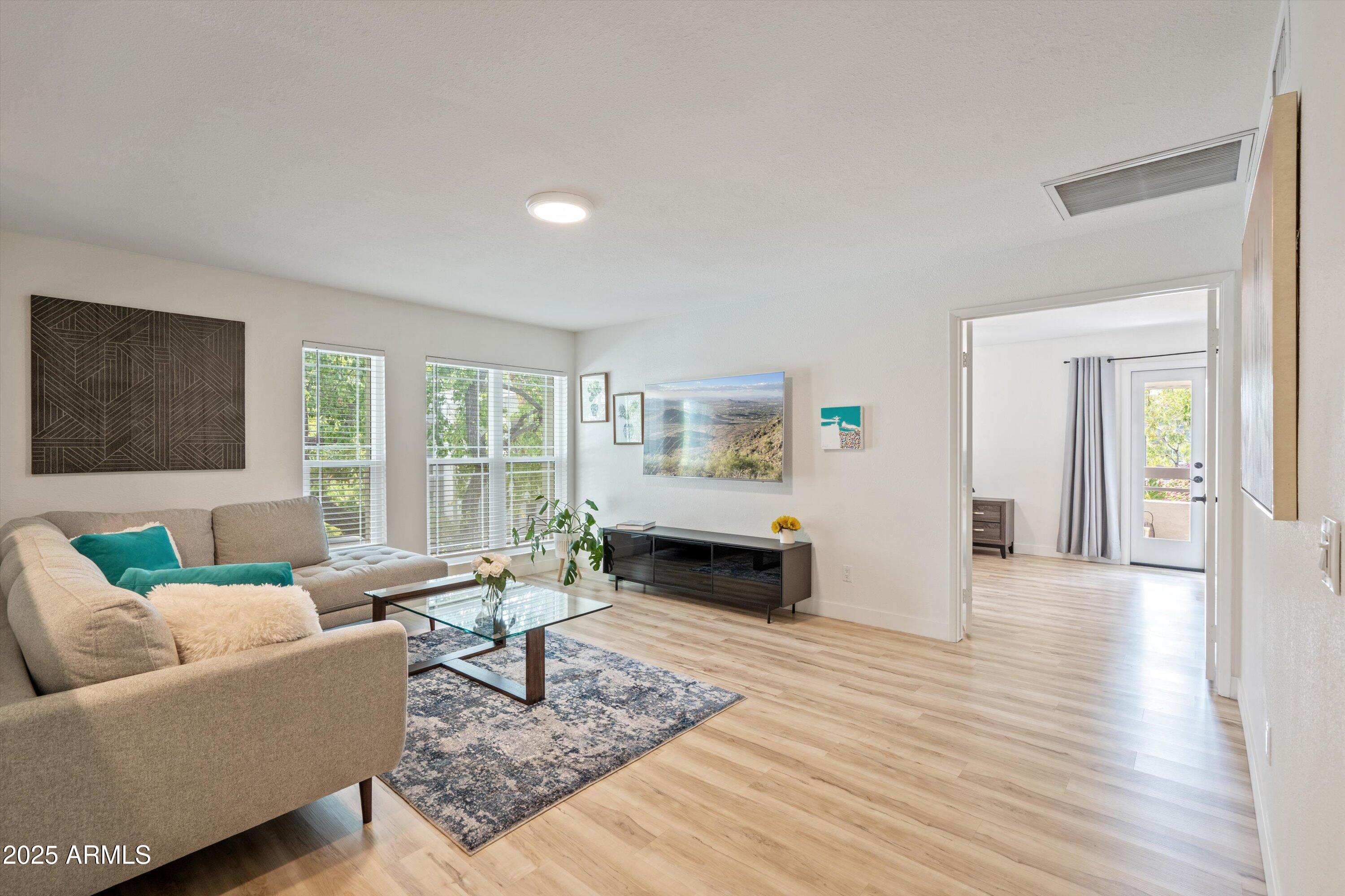 5201 N 24TH Street, 206