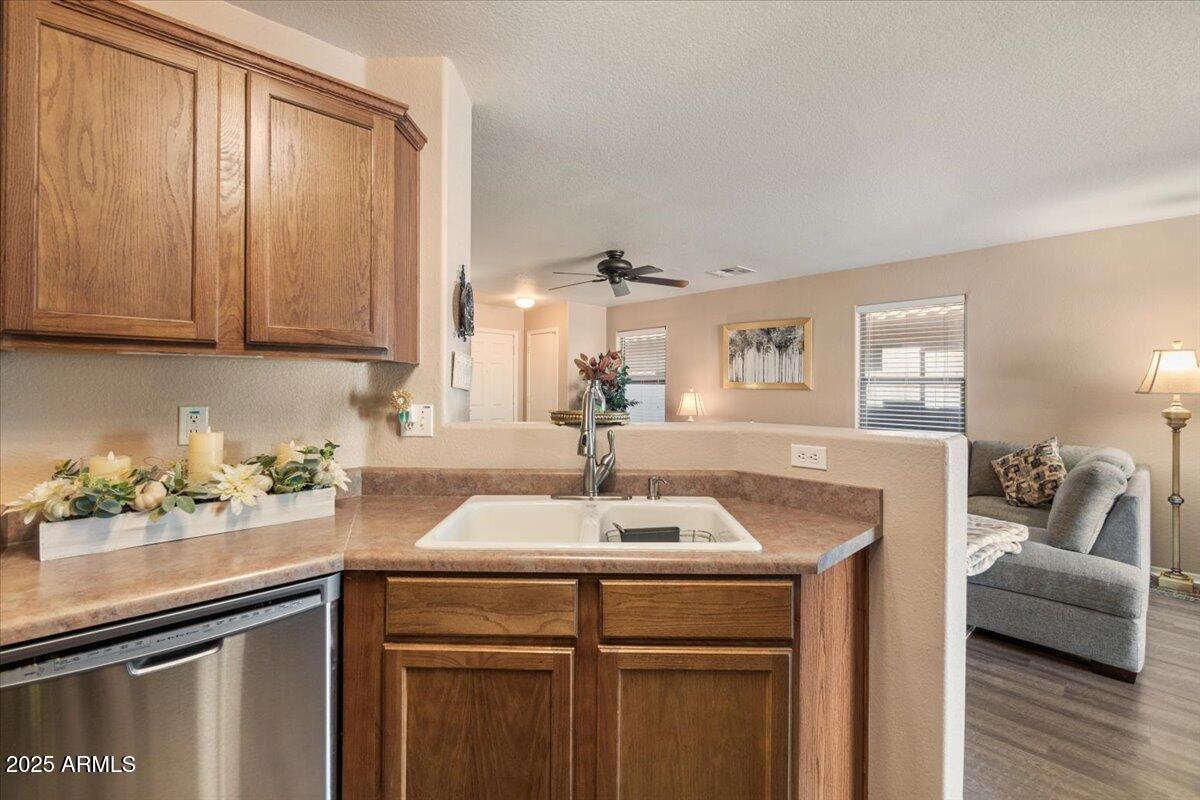 46150 W WINDMILL Drive