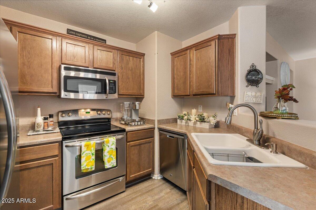 46150 W WINDMILL Drive