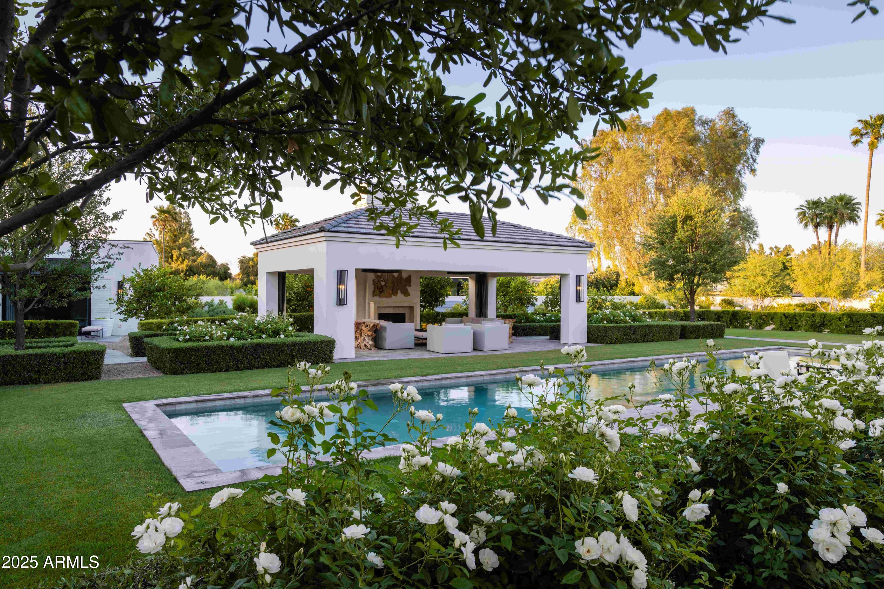 6716 E MALCOMB Drive