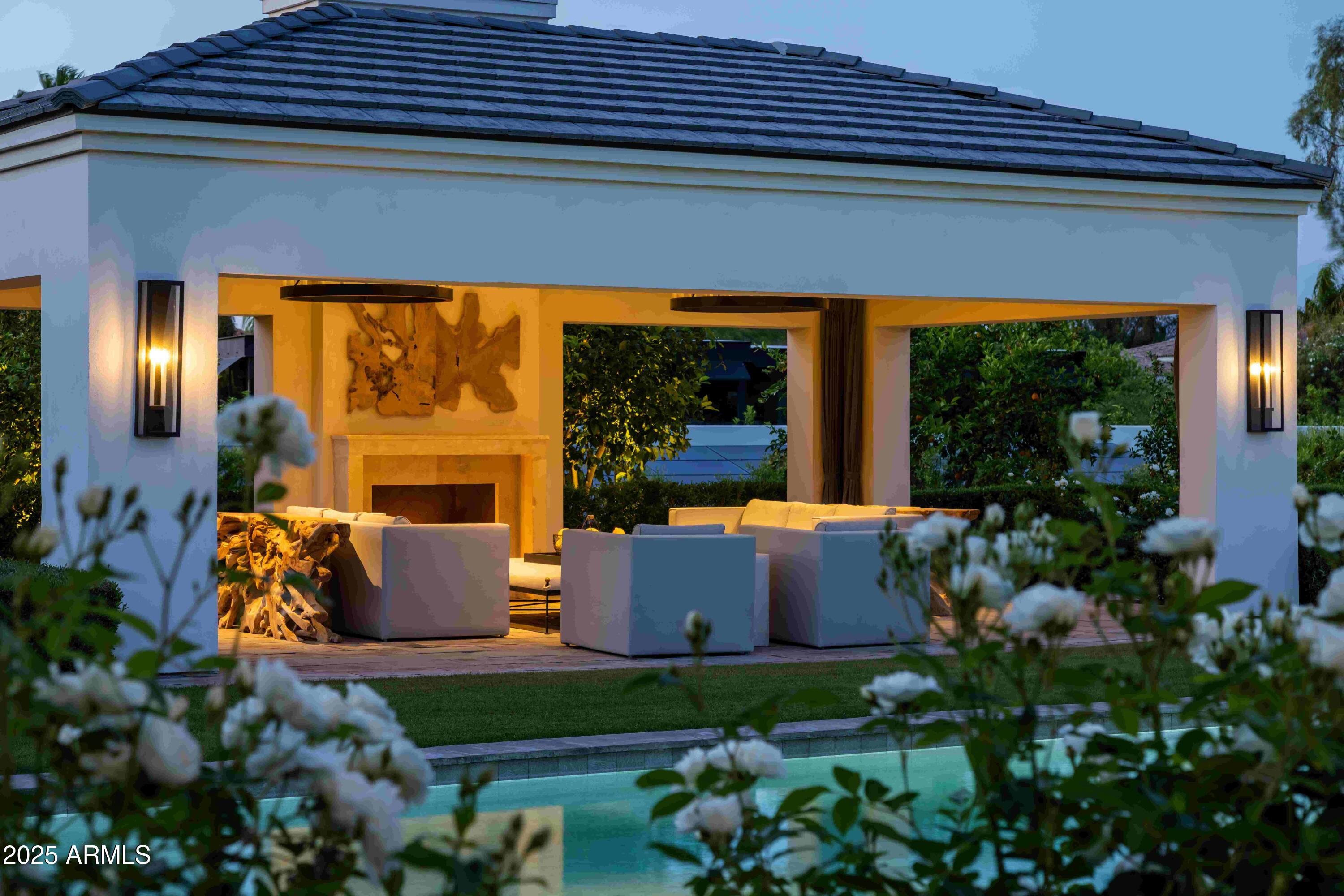 6716 E MALCOMB Drive