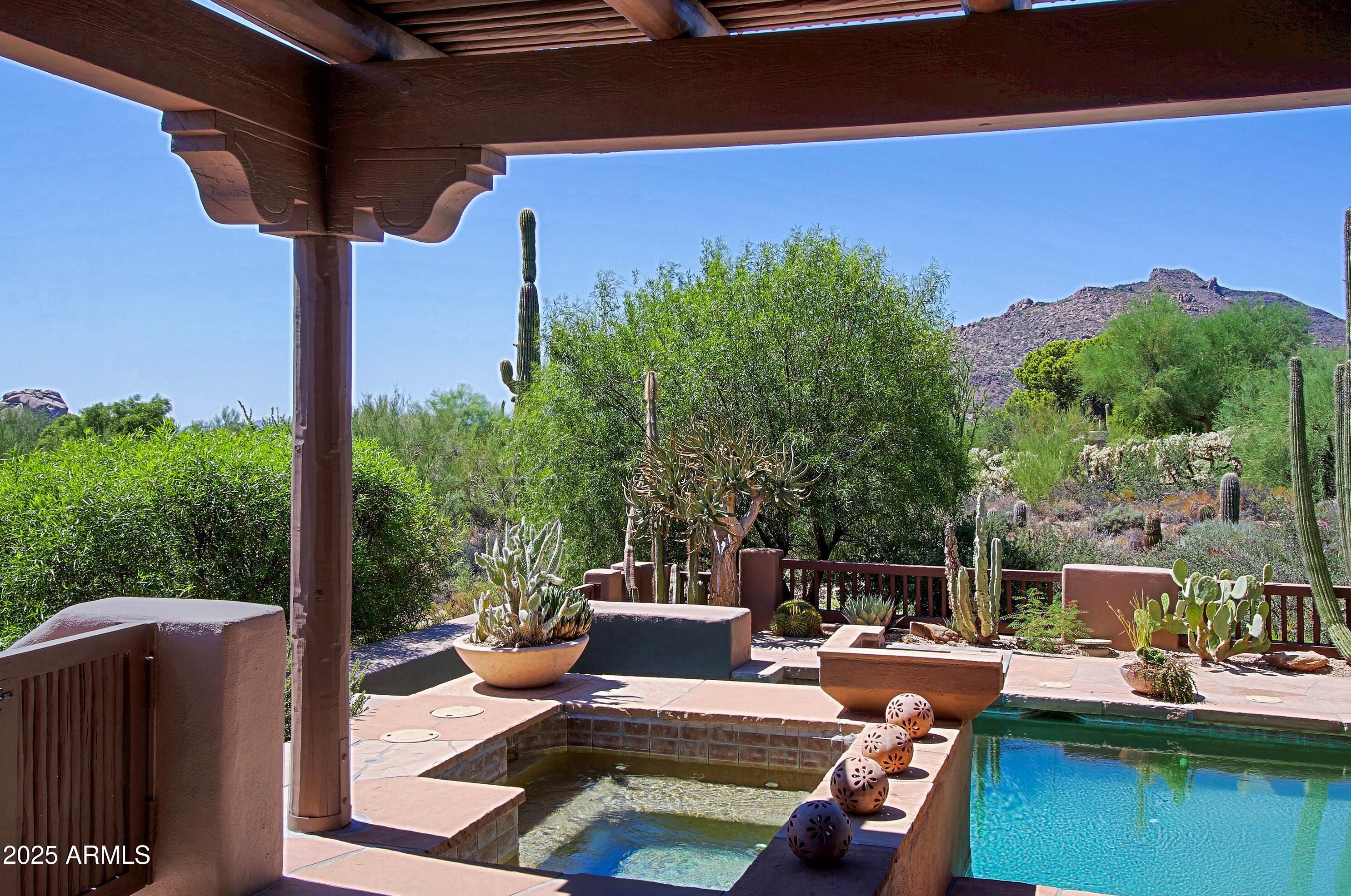 1084 N BOULDER Drive, Carefree