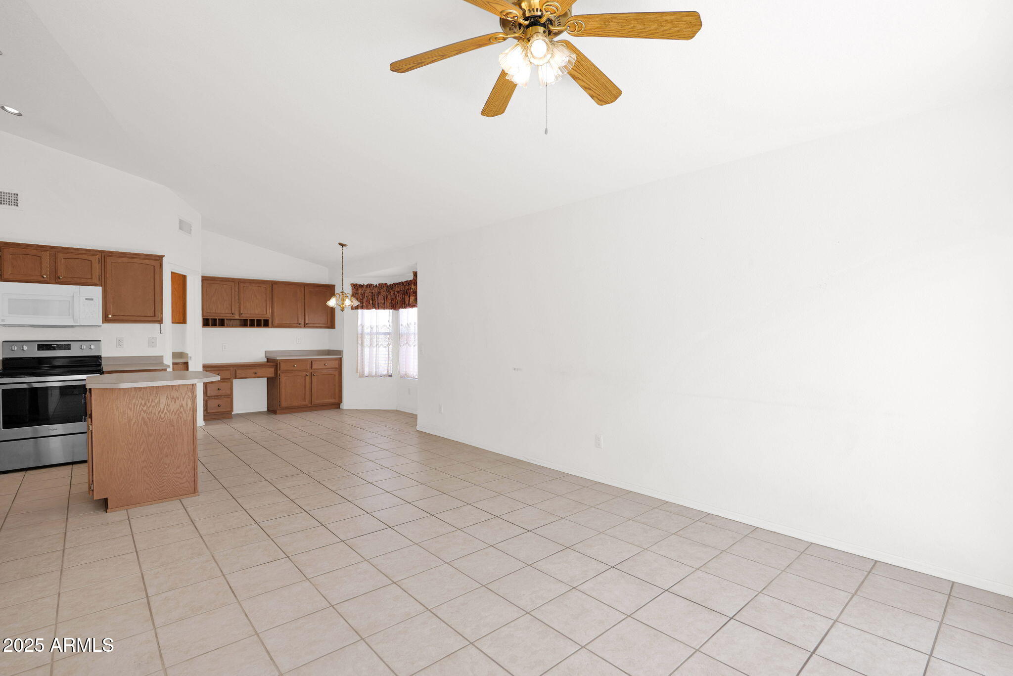 14814 W PICCADILLY Road