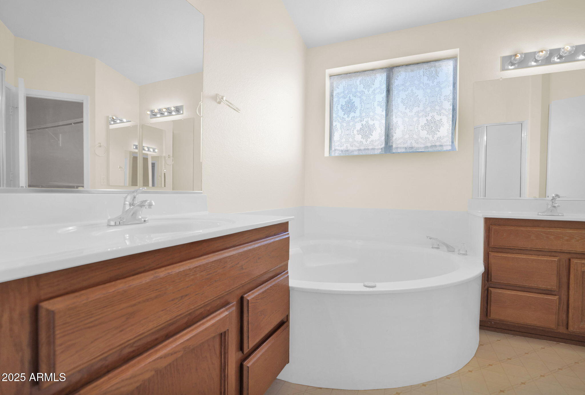 14814 W PICCADILLY Road