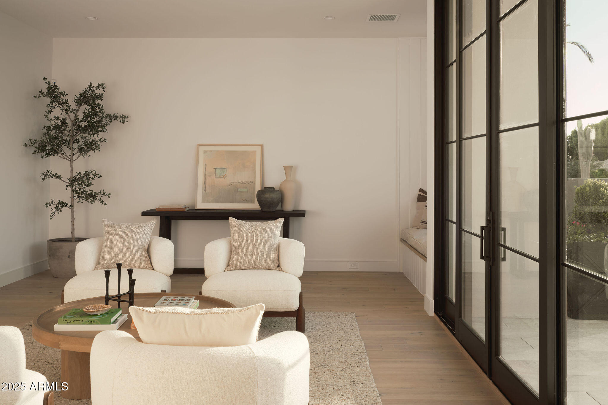 4600 N Rubicon Avenue, 2