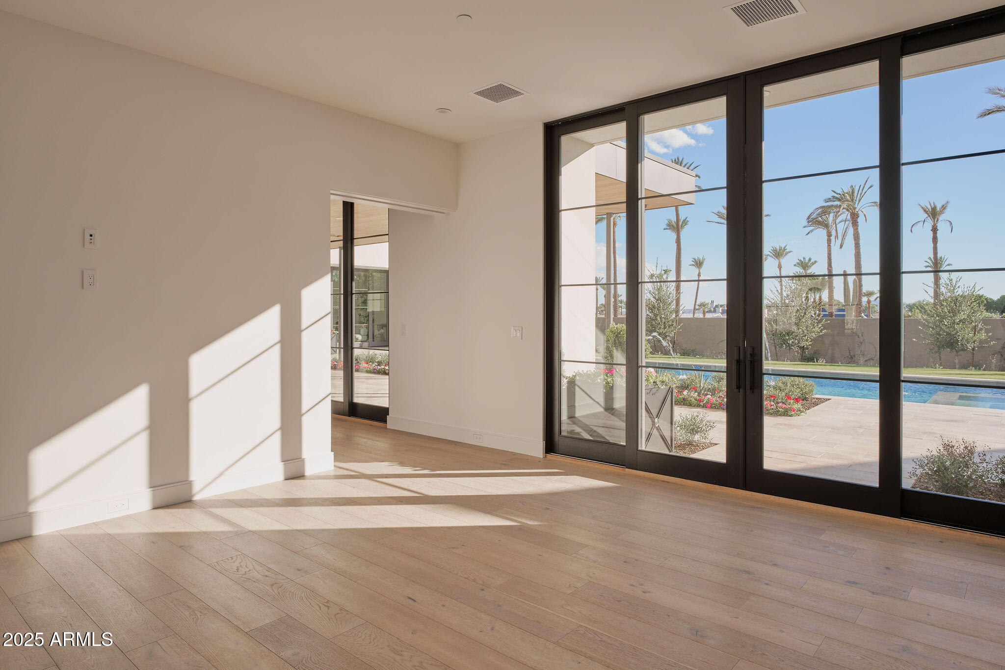 4600 N Rubicon Avenue, 2