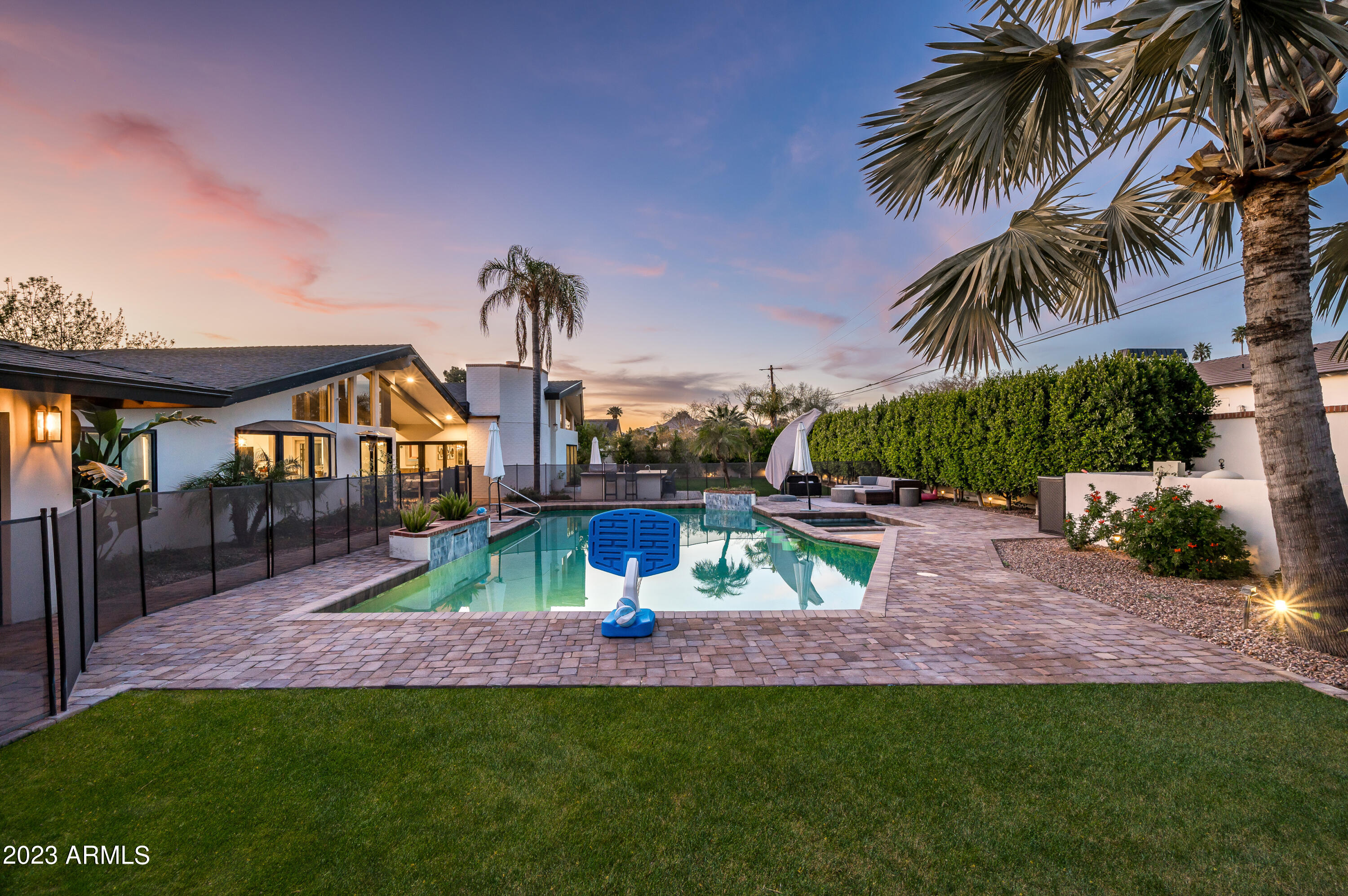 4614 E LAFAYETTE Boulevard