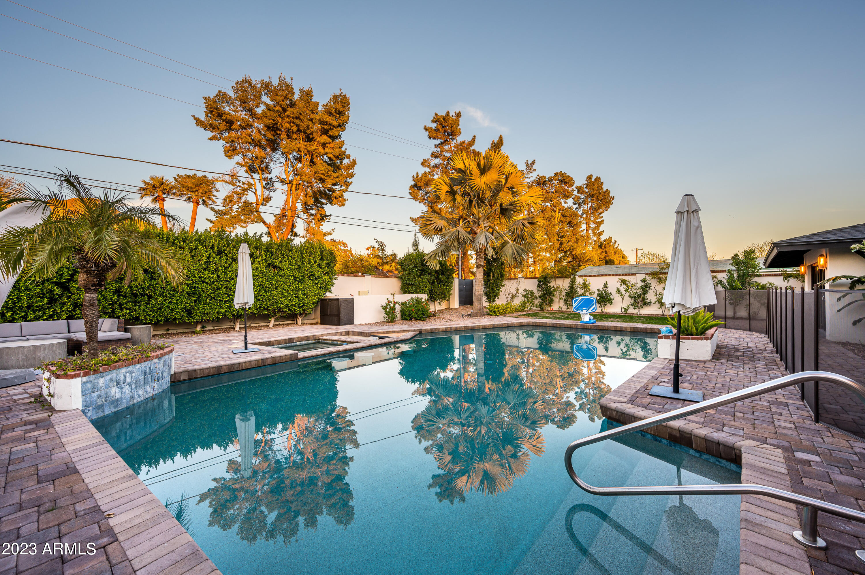 4614 E LAFAYETTE Boulevard