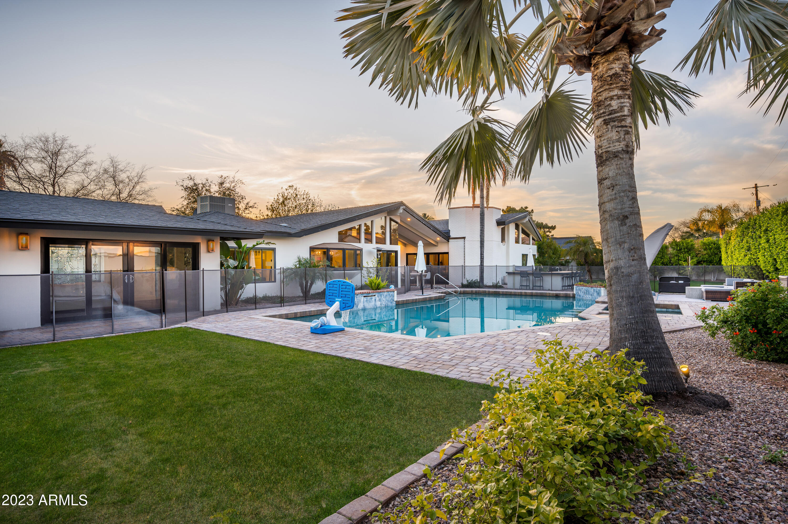 4614 E LAFAYETTE Boulevard