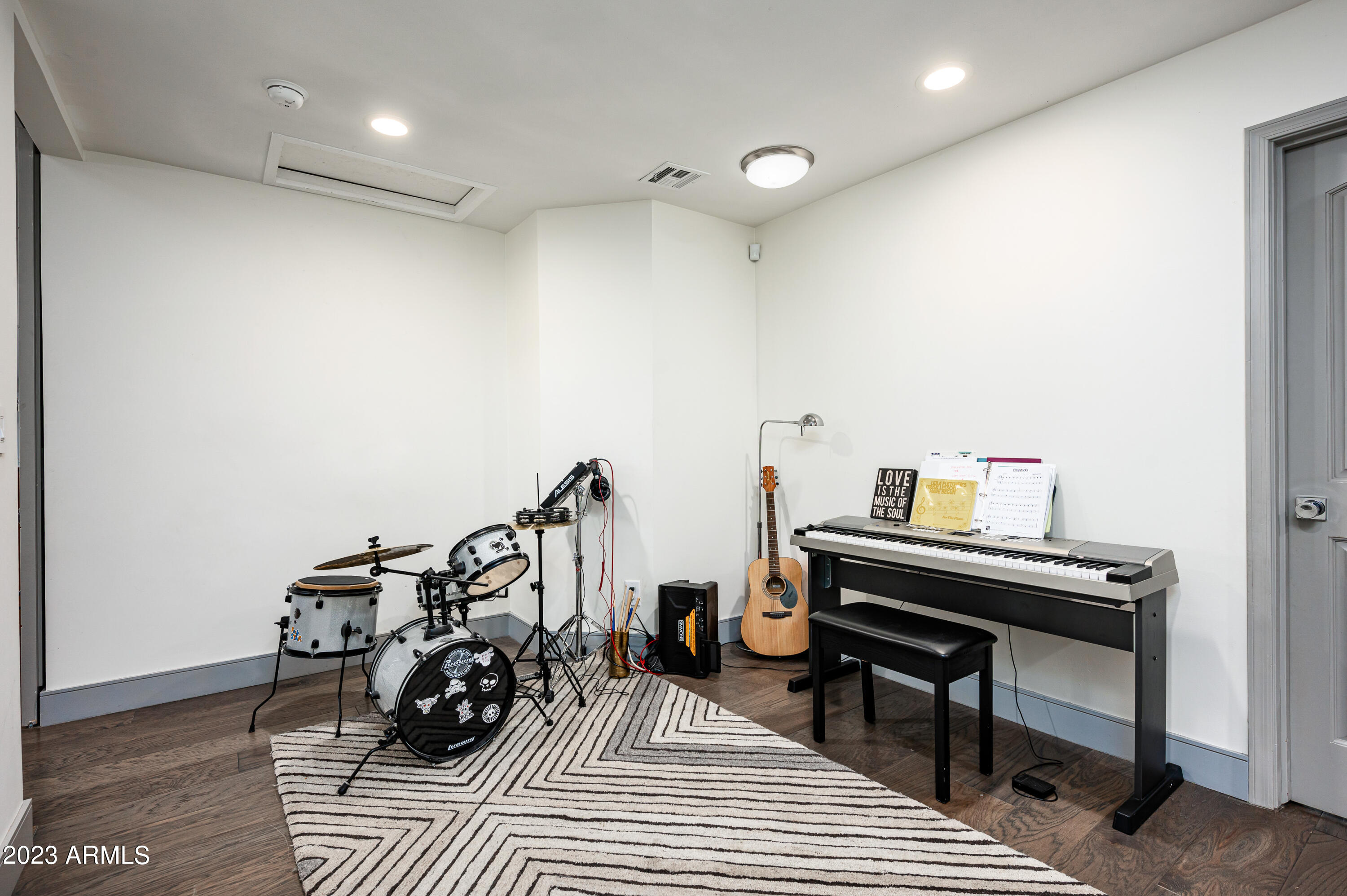 4614 E LAFAYETTE Boulevard