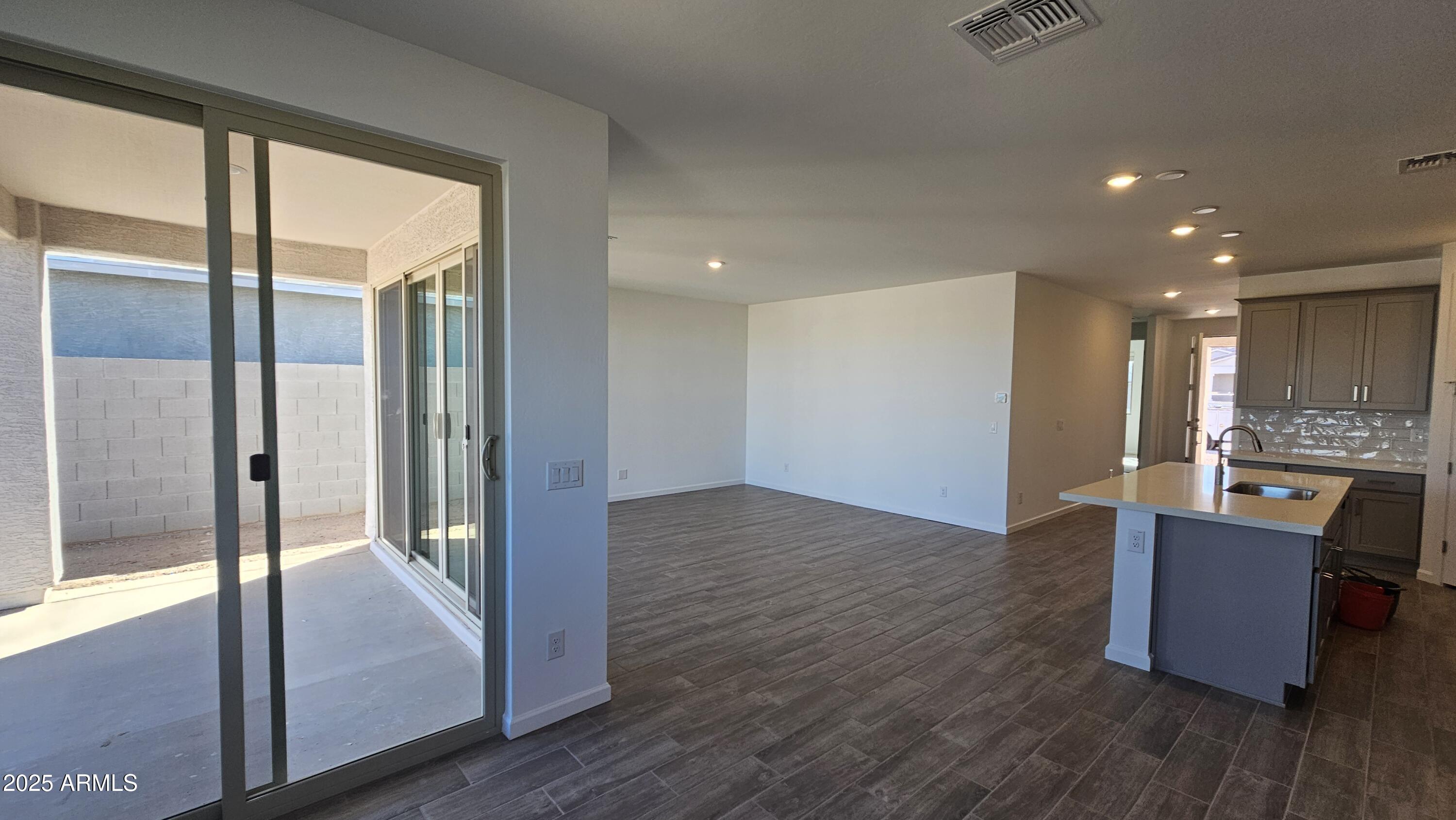 6498 E FIDDLENECK Way